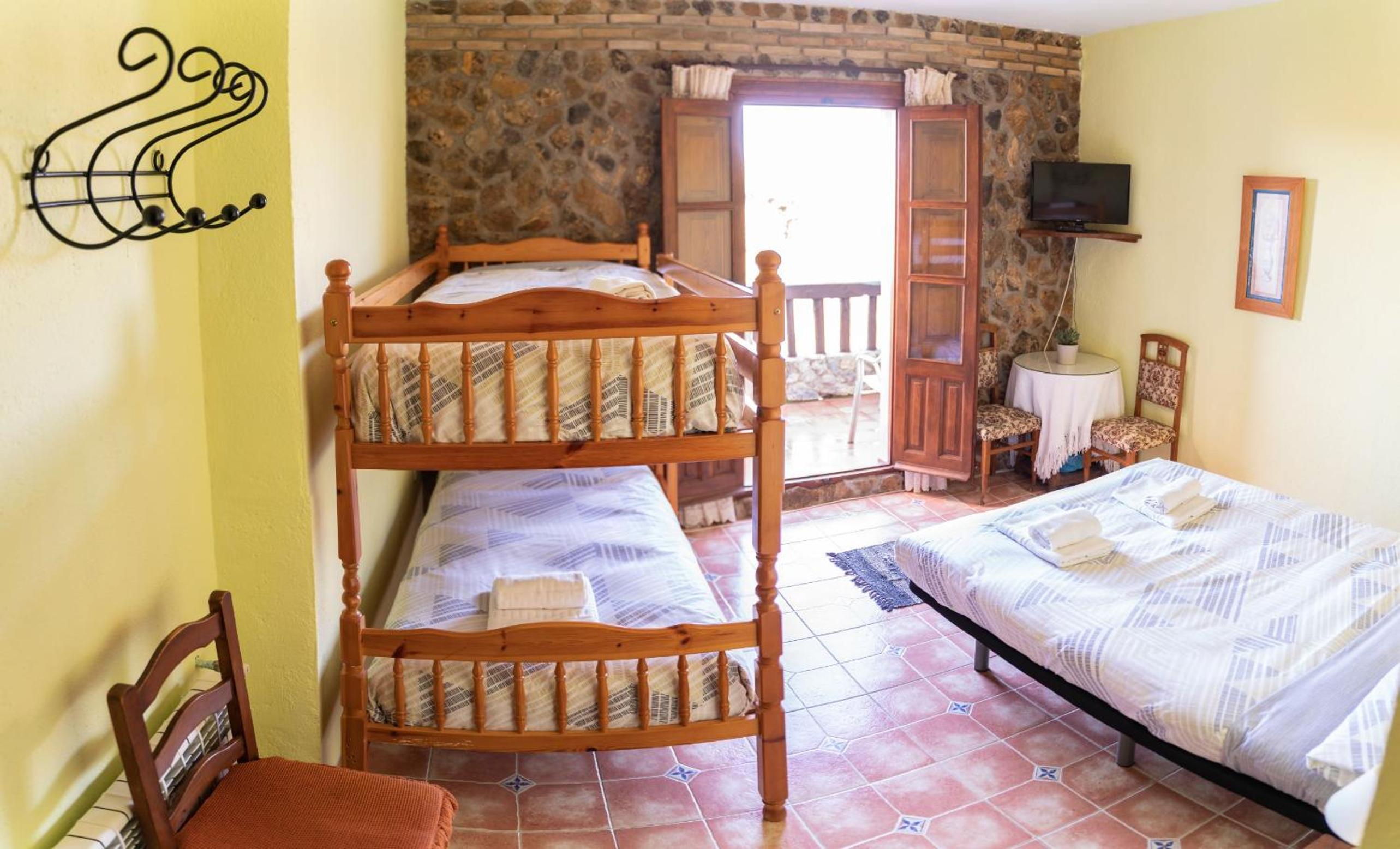 Quadruple Room - Photo 3