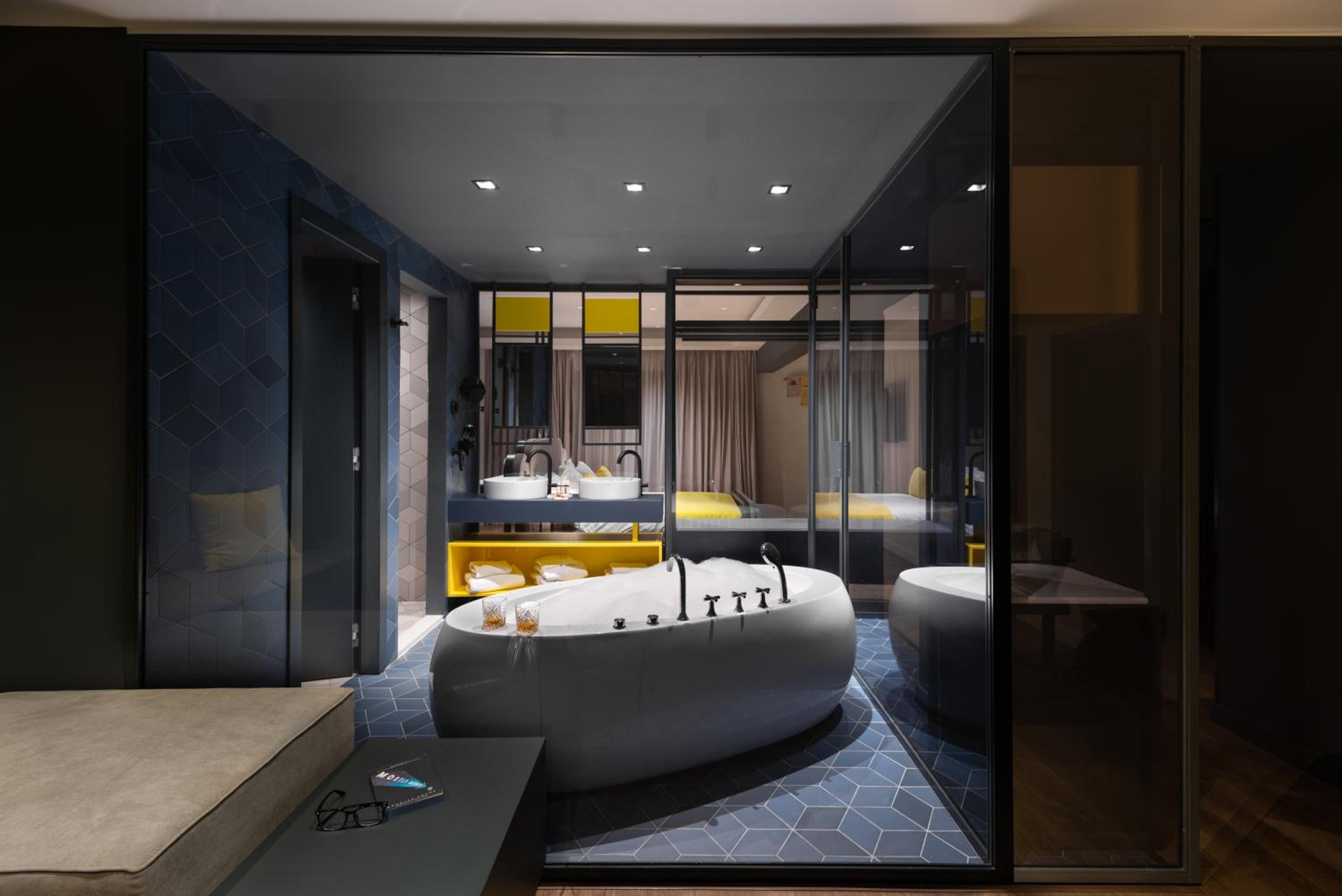 The Penthouse Suite photo 2