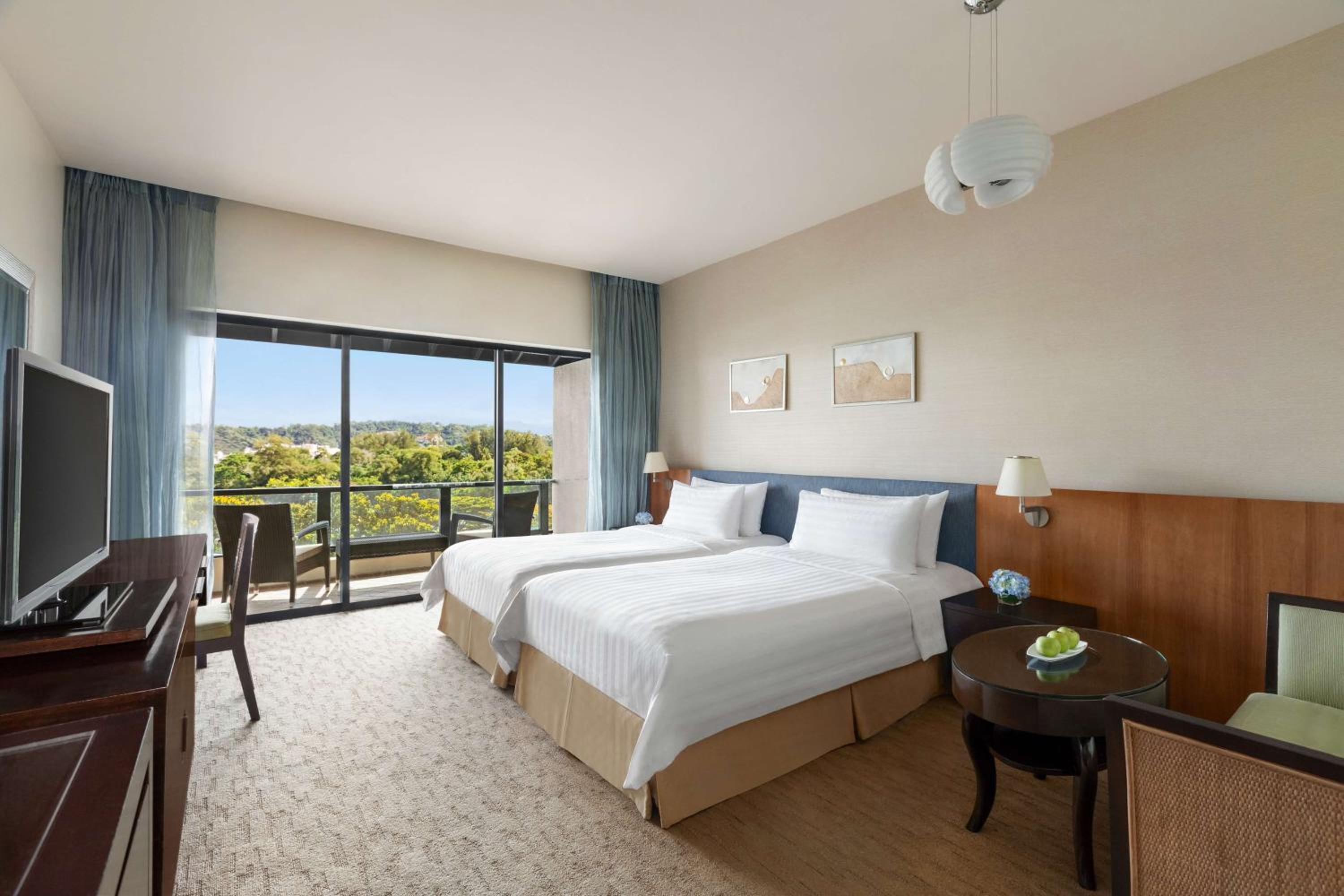 Kinabalu Twin Room with Mountain View