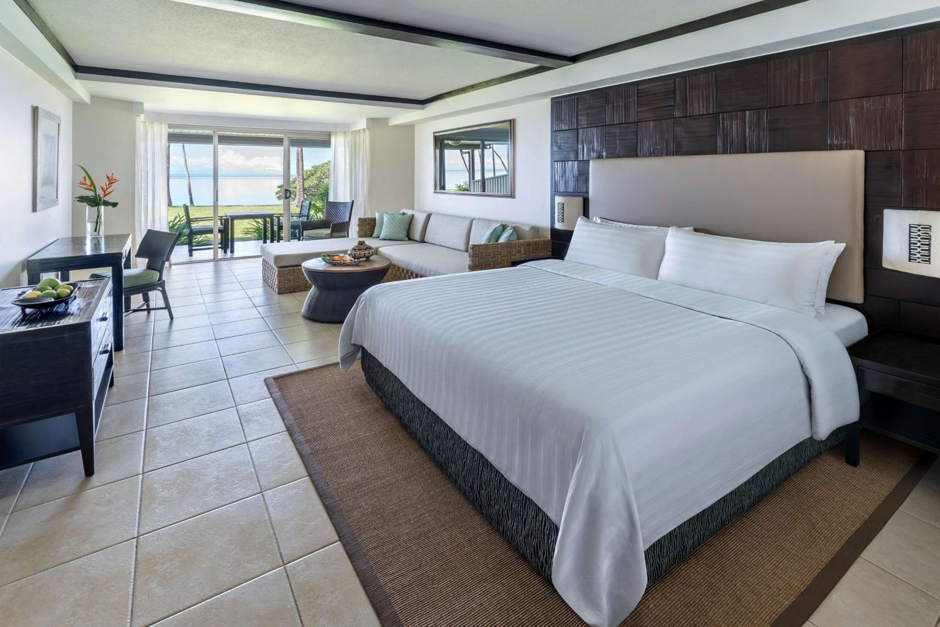 Ocean Deluxe King Room - Photo 2