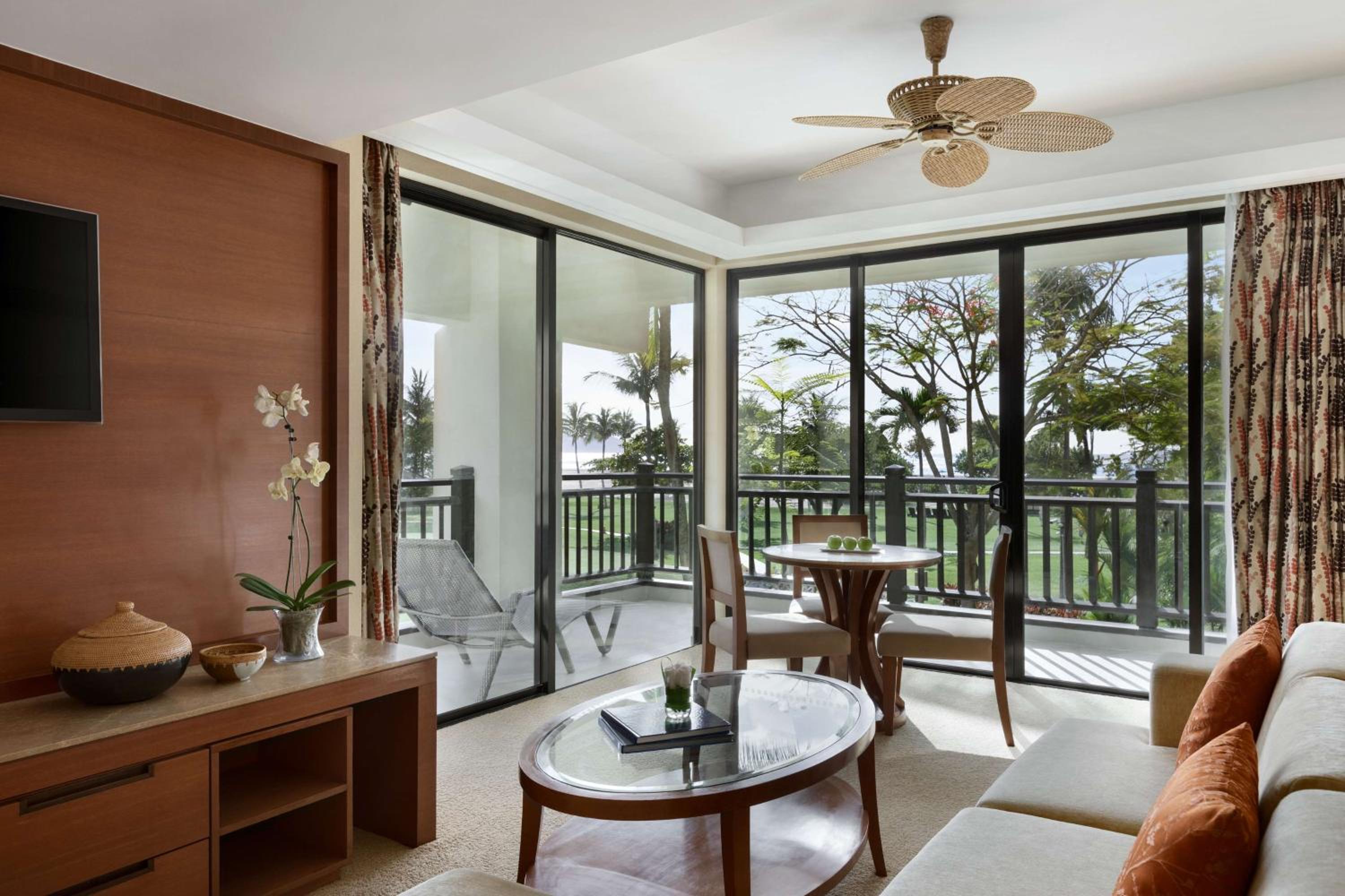 Garden Wing Executive Suite - Photo 6