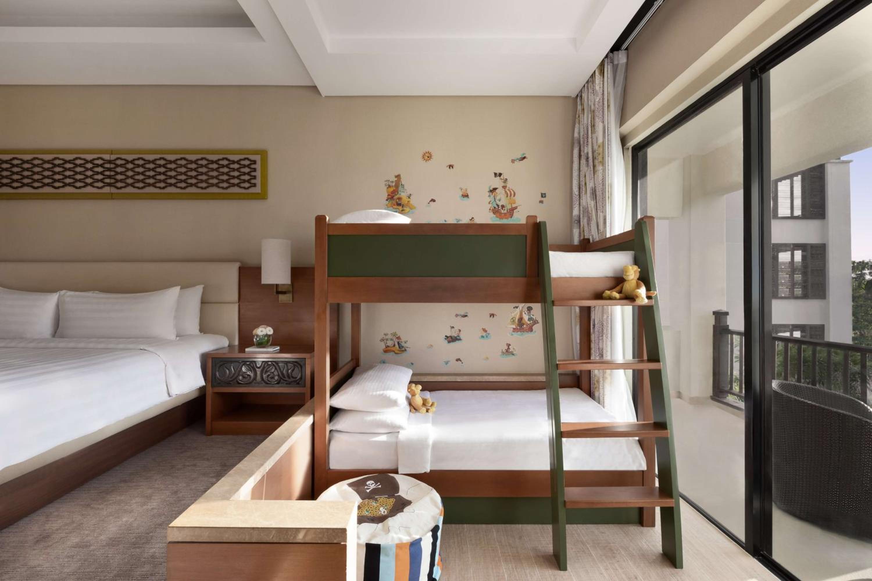 Garden Wing Deluxe Family Room