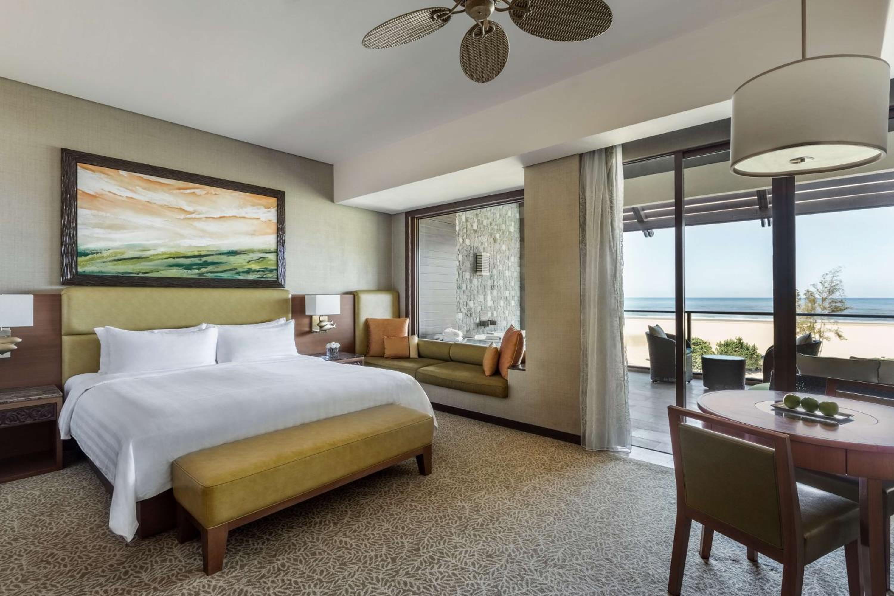 Ocean Wing Junior Suite Sea View King Room  - Photo 2