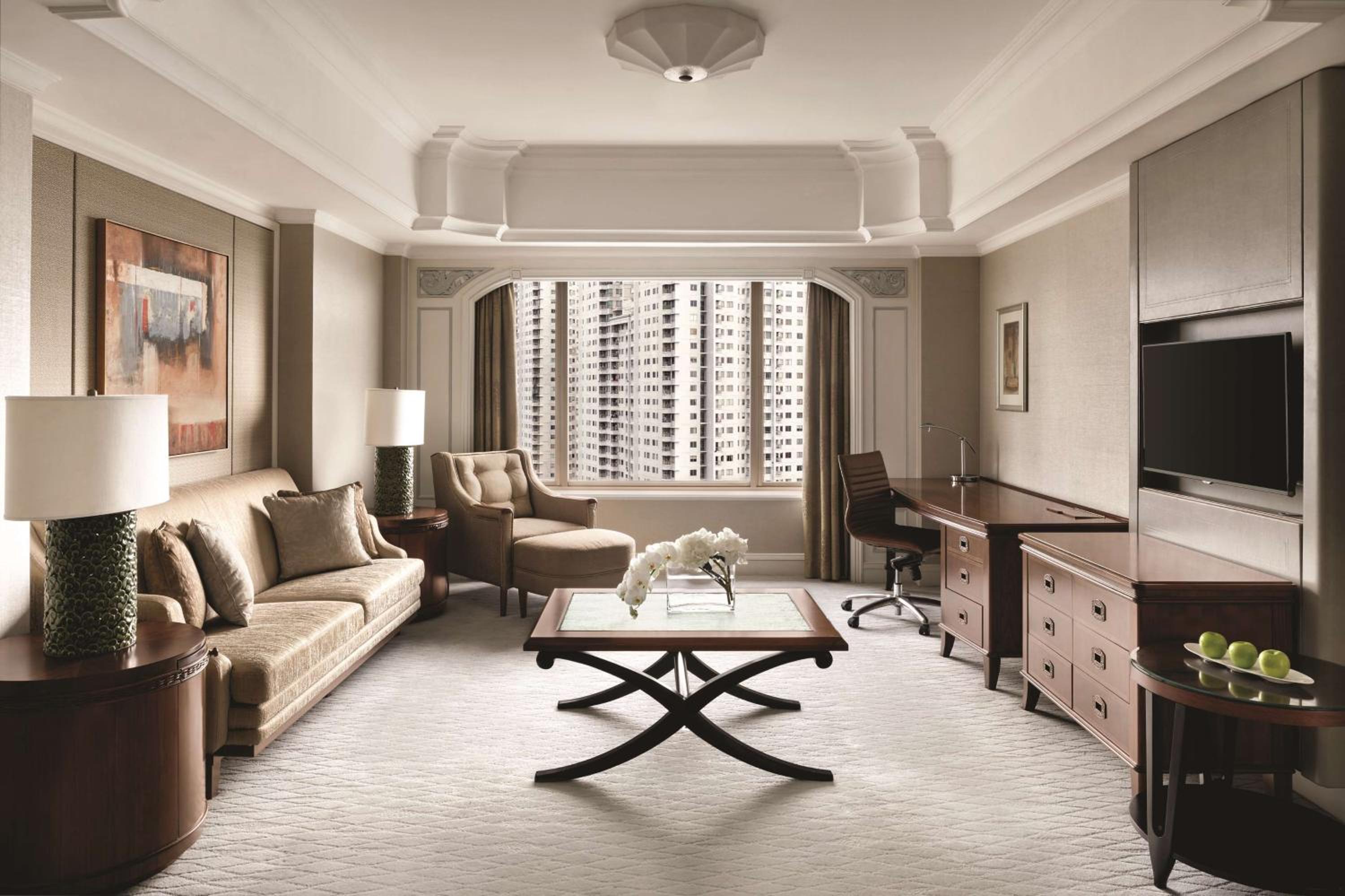 One-Bedroom Suite - Photo 6