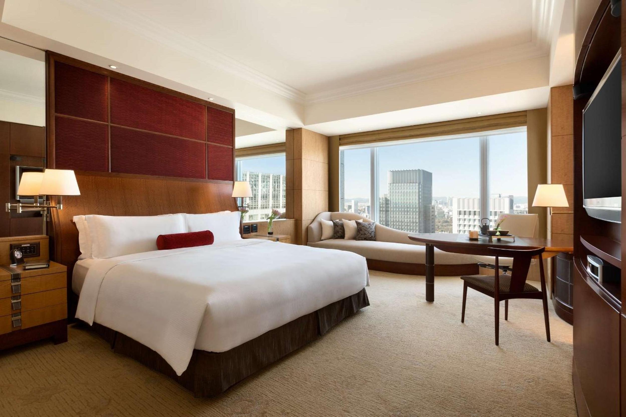 Horizon Club Deluxe Imperial Garden View King Room