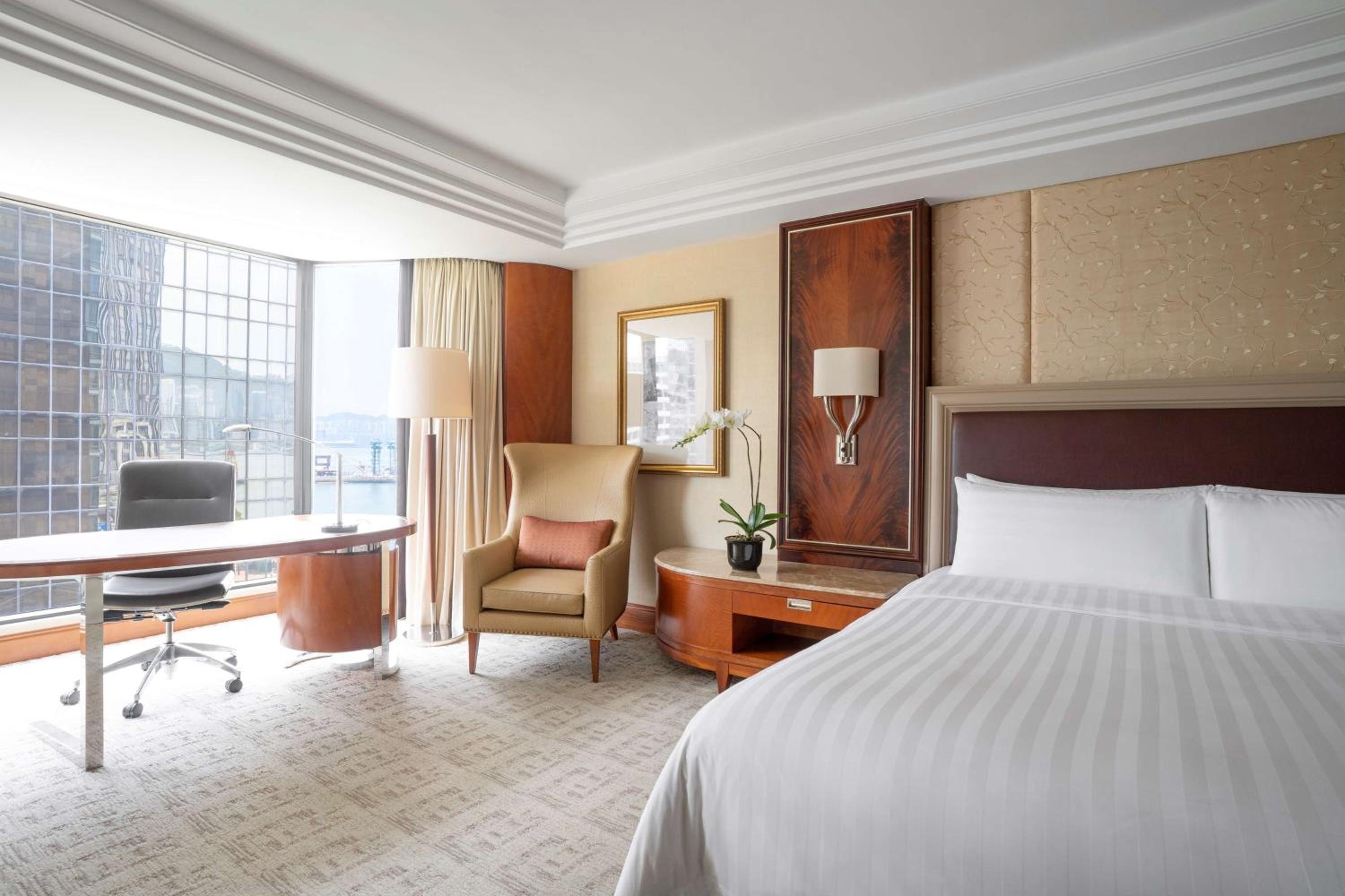 Deluxe Side Harbor View King Room