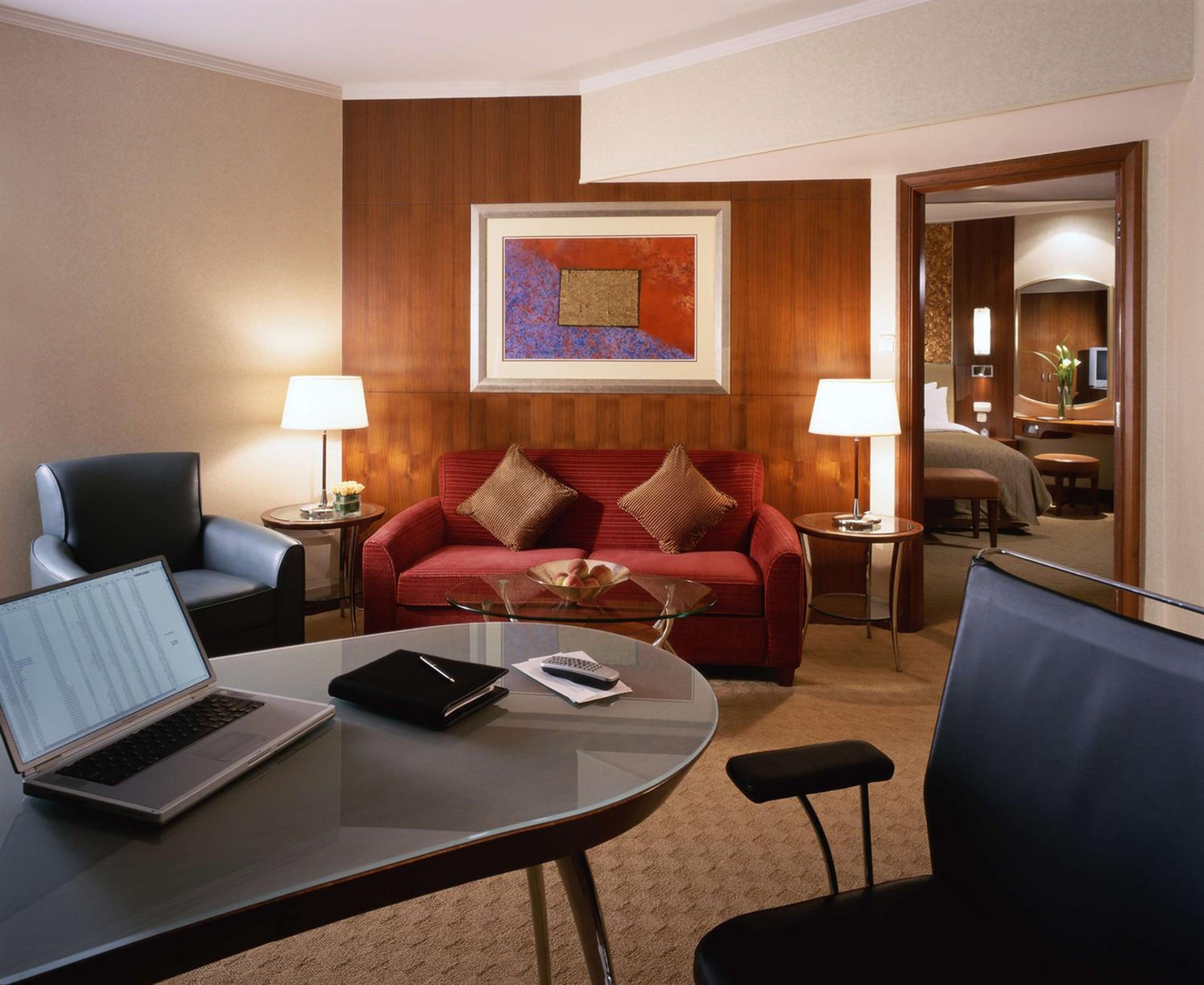 Executive Suite - Photo 2