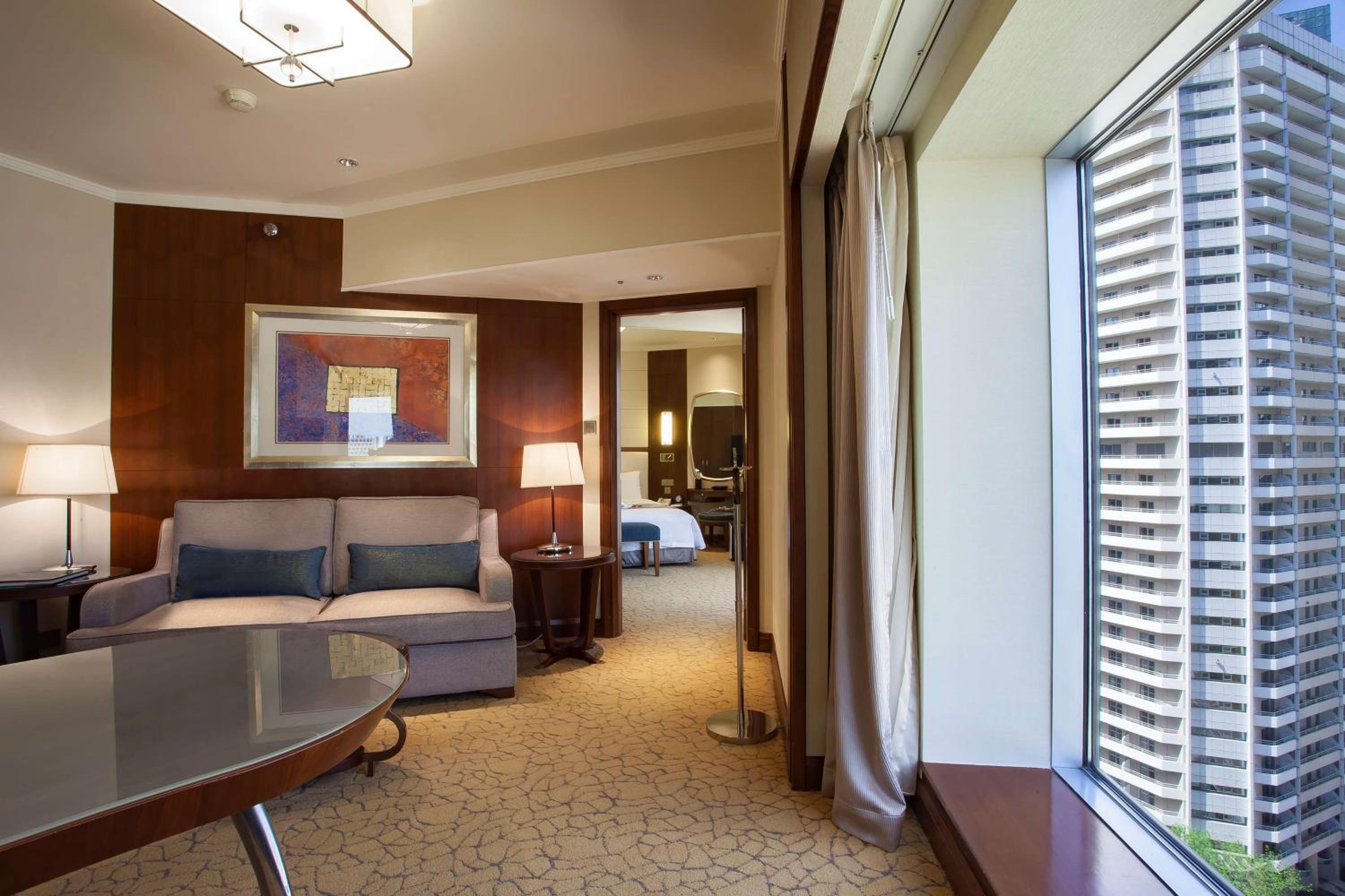 Executive Suite - Photo 12