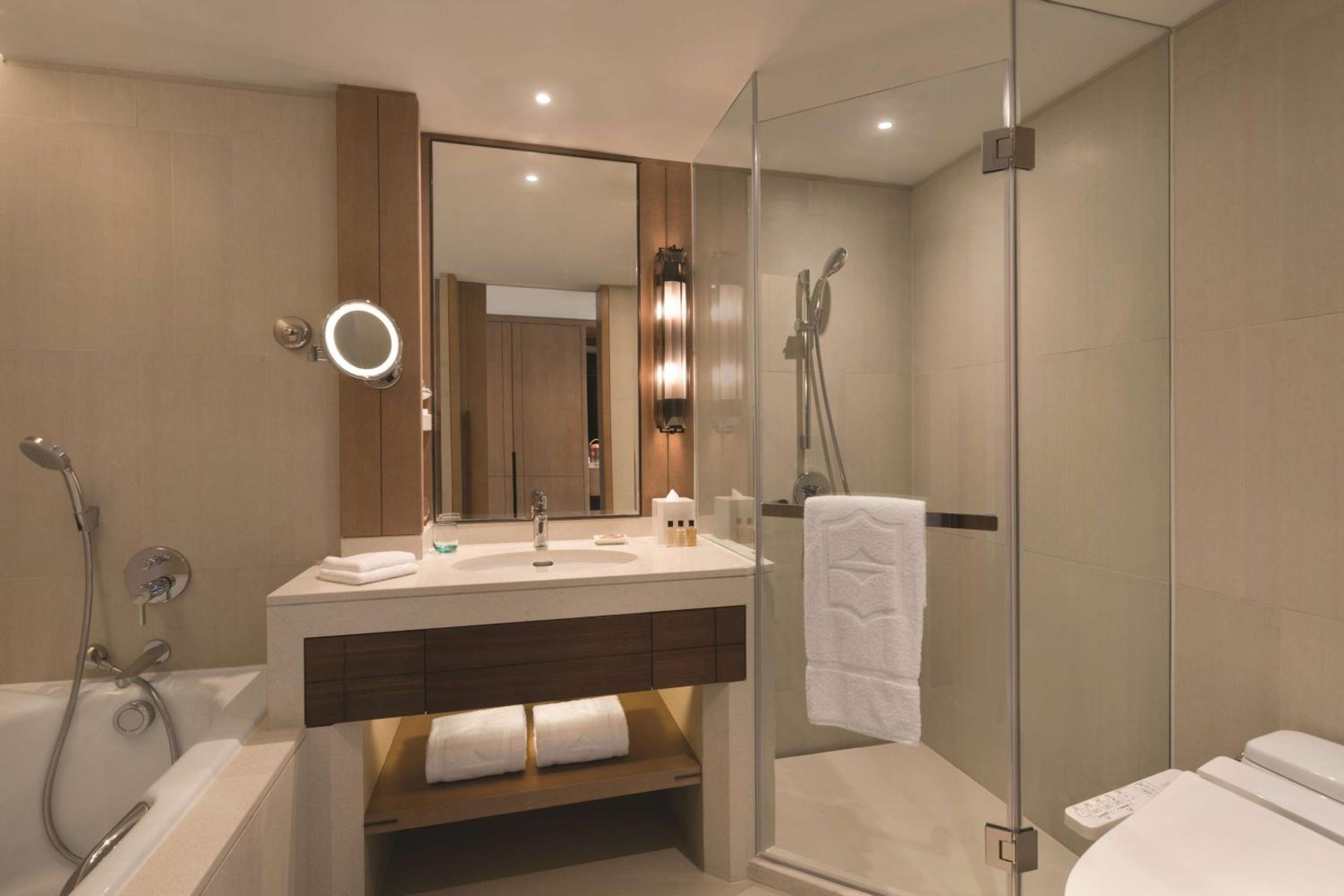 Deluxe Grand King Room - City Wing  photo 3