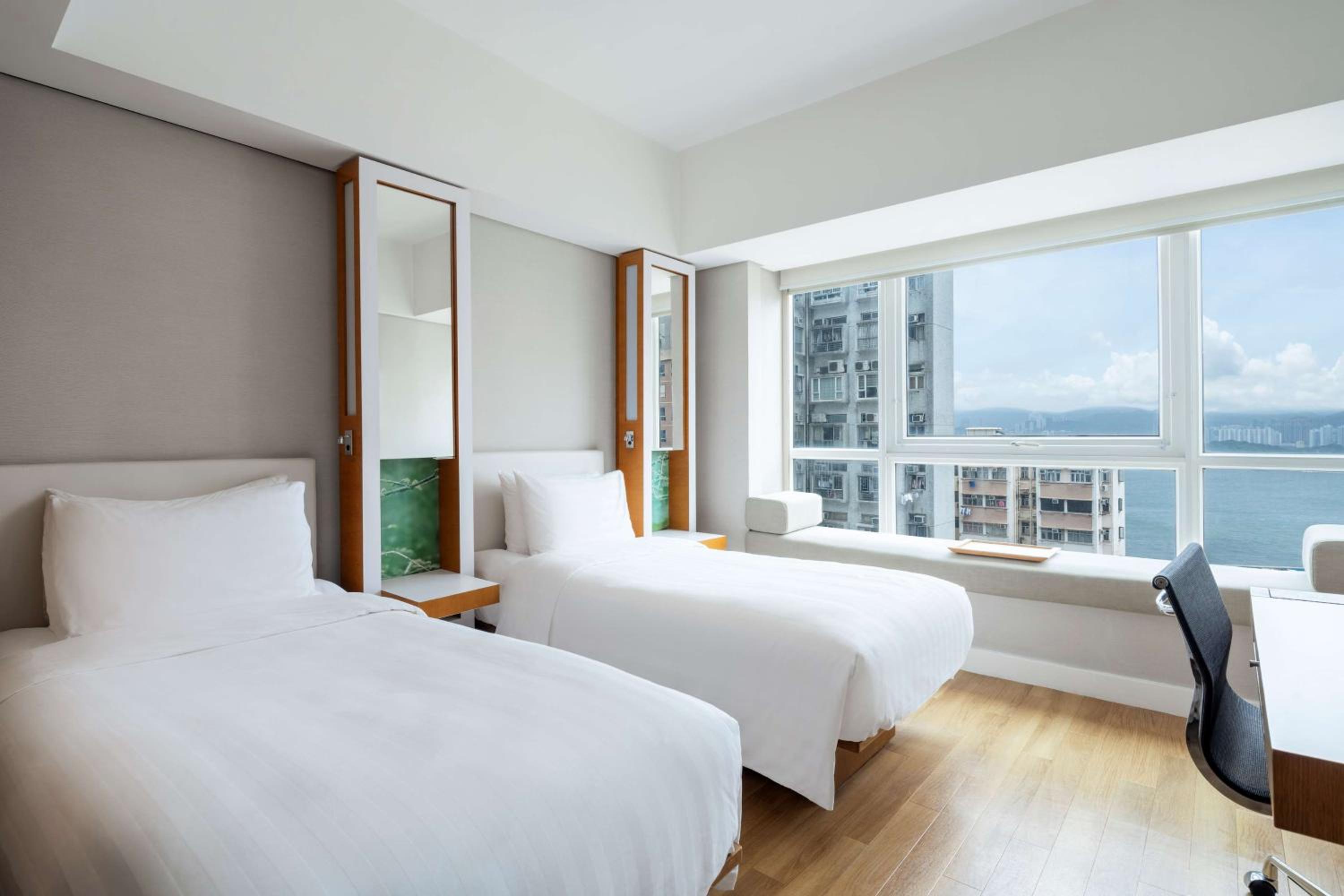 Deluxe Twin Room with Harbor View