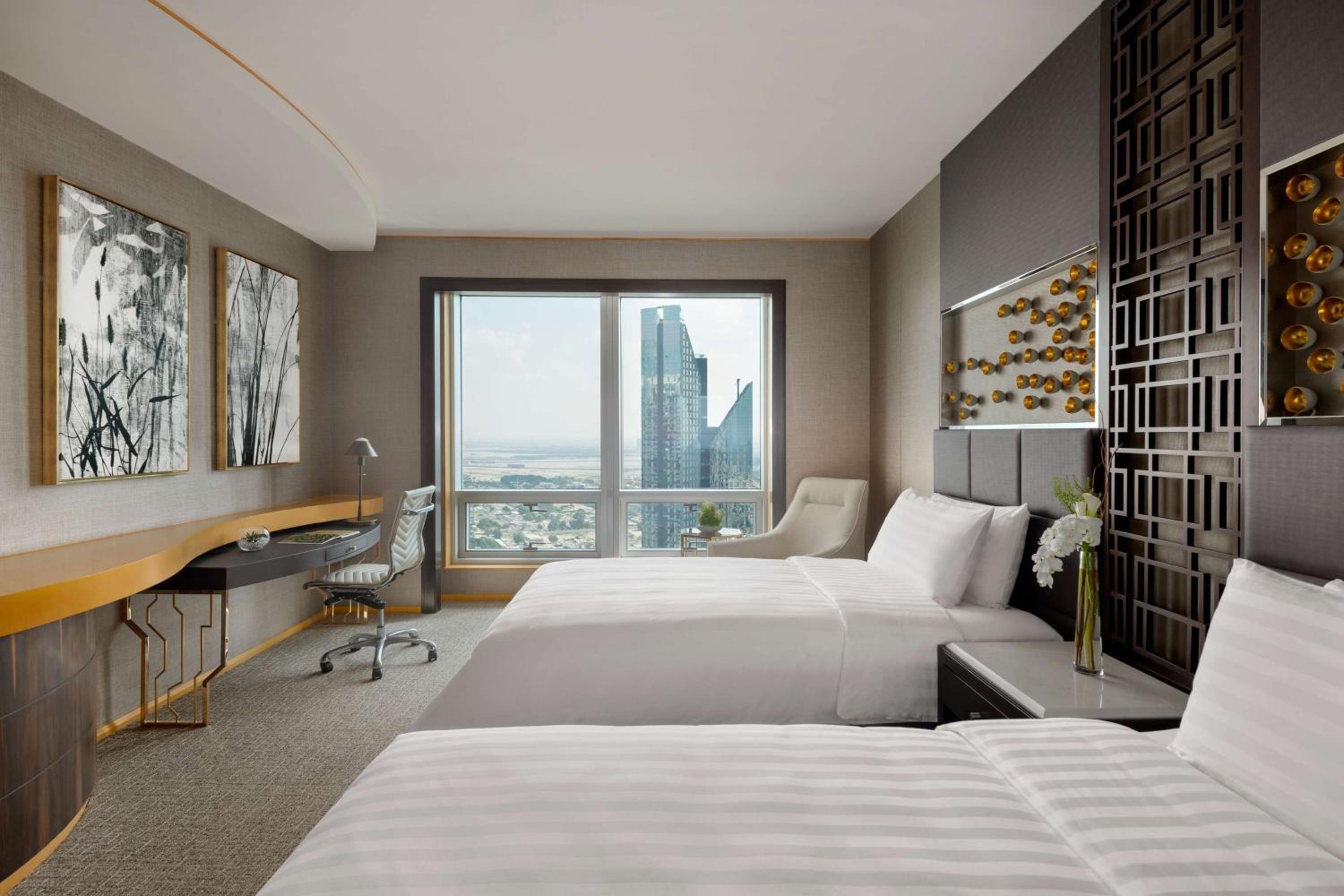 Horizon Executive Room - Lounge Access Including Afternoon Tea, All Day Soft Beverages, Evening Sundowners & Canapes  photo 2