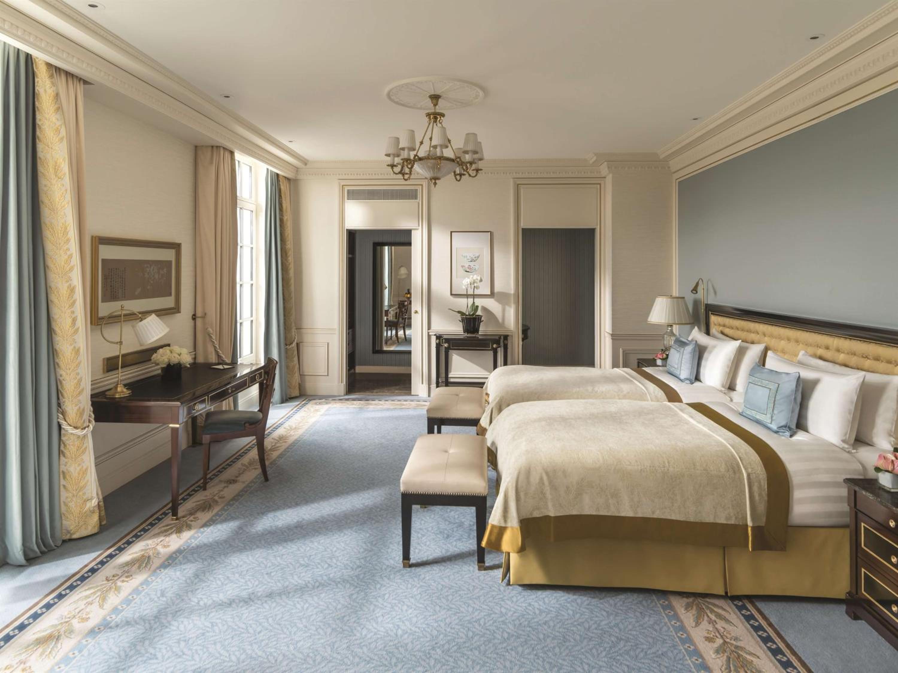 Twin Room with Eiffel Tower View