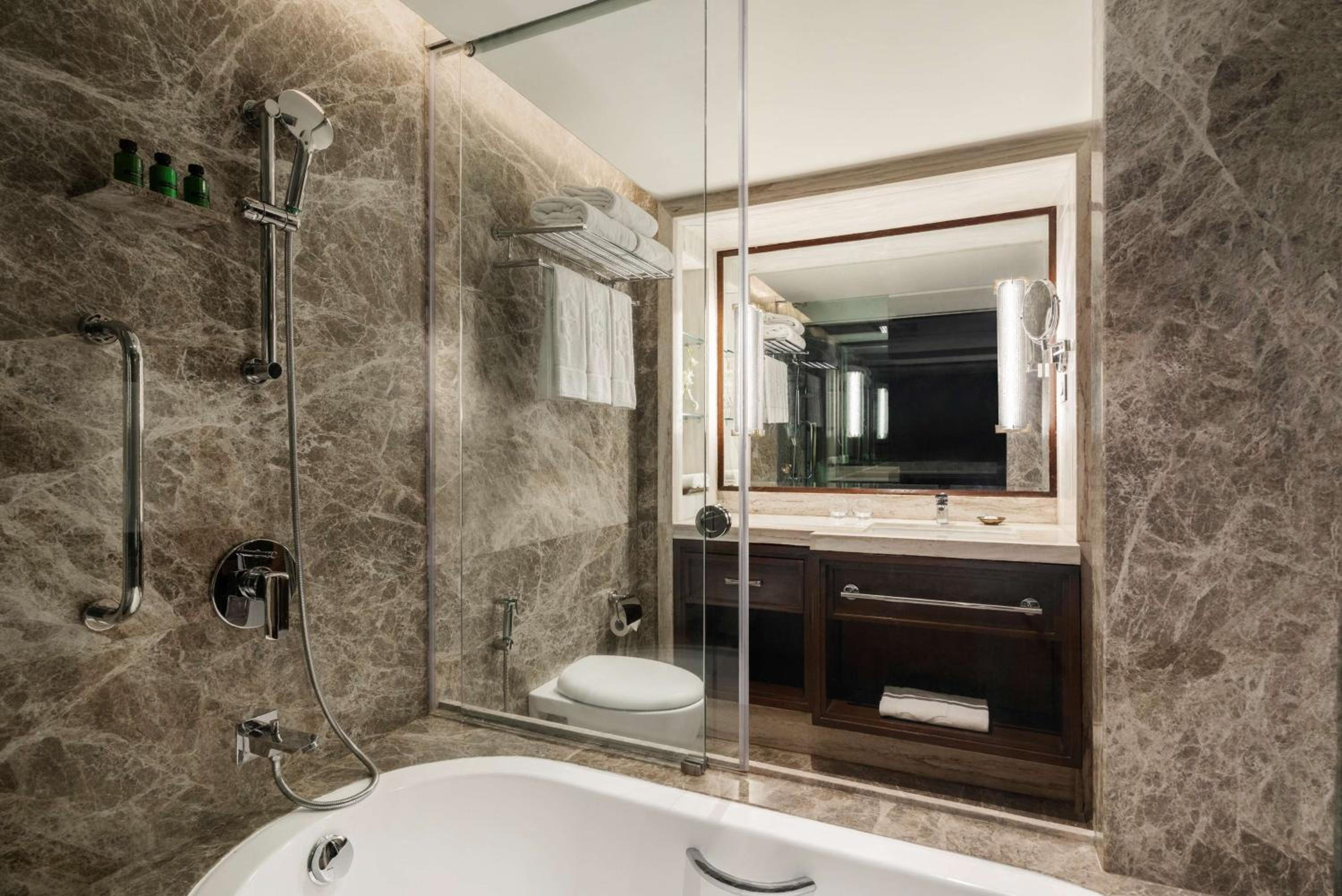 Deluxe Twin Room - Photo 7