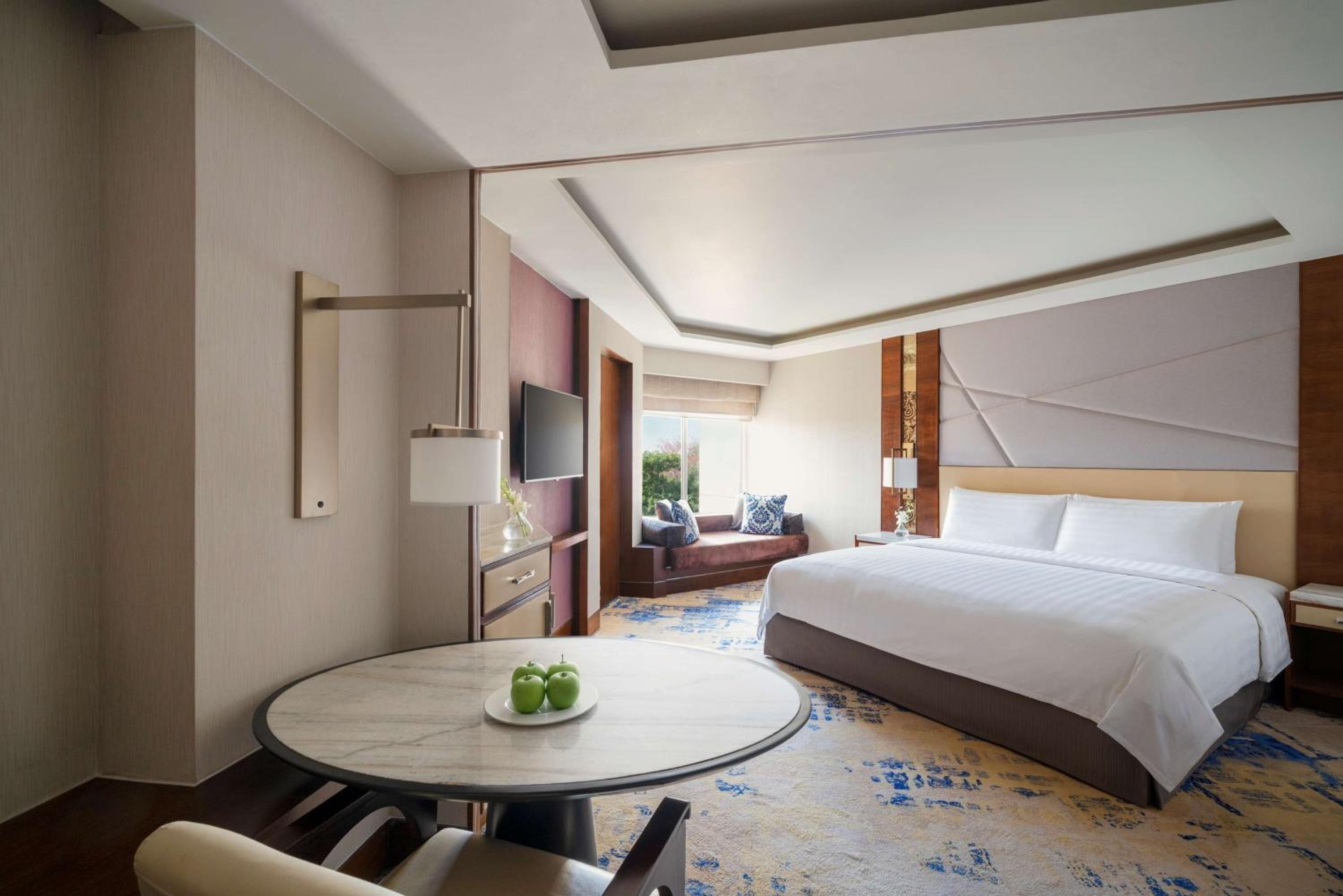 Premier King Room - Photo 1