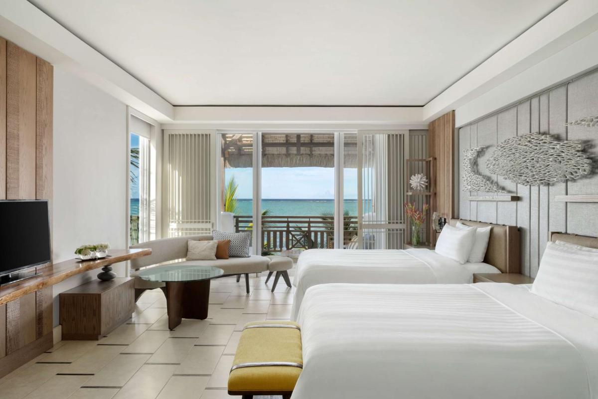 Junior Suite Frangipani Club Ocean View Twin