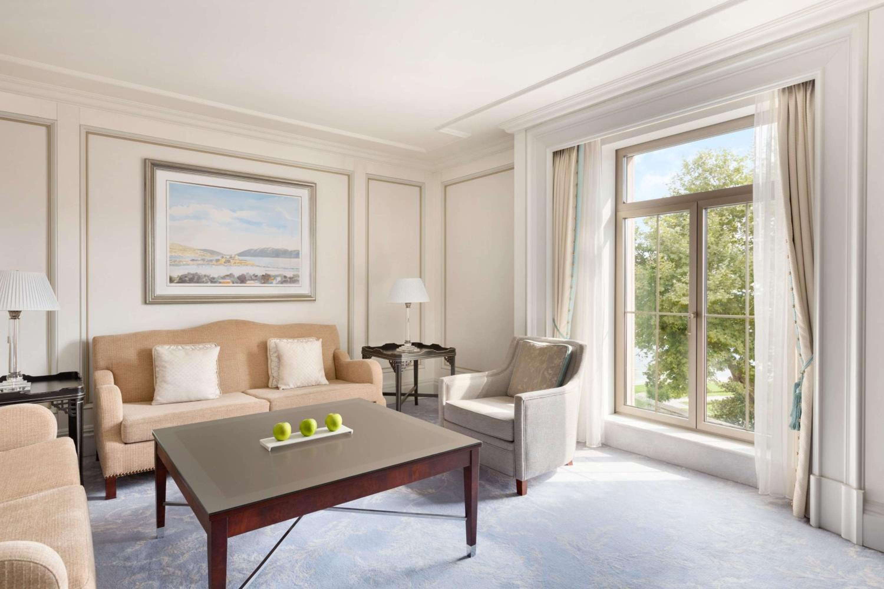 Executive Suite with exclusive Horizon privileges