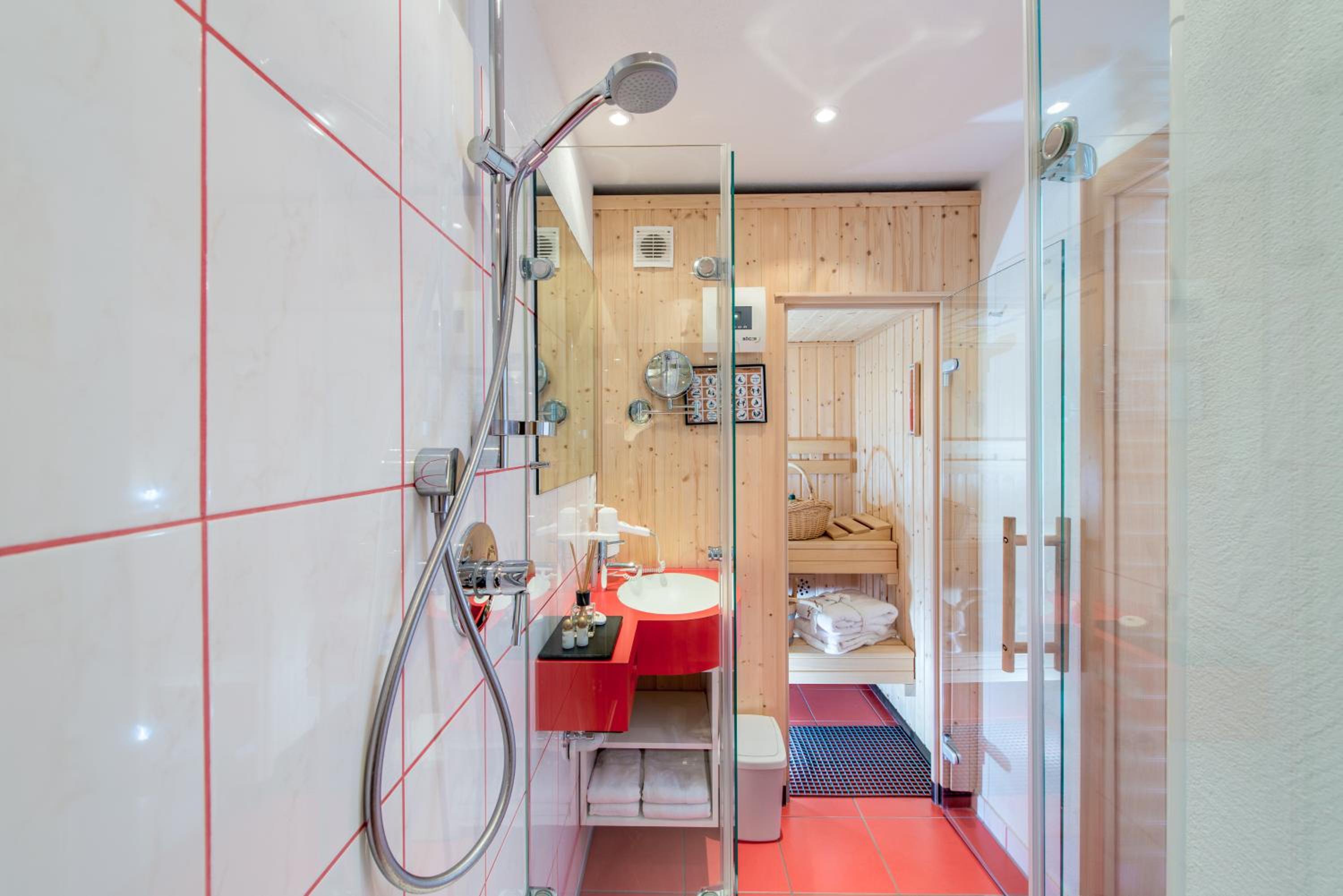 Two-Bedroom Apartment with Balcony photo 2