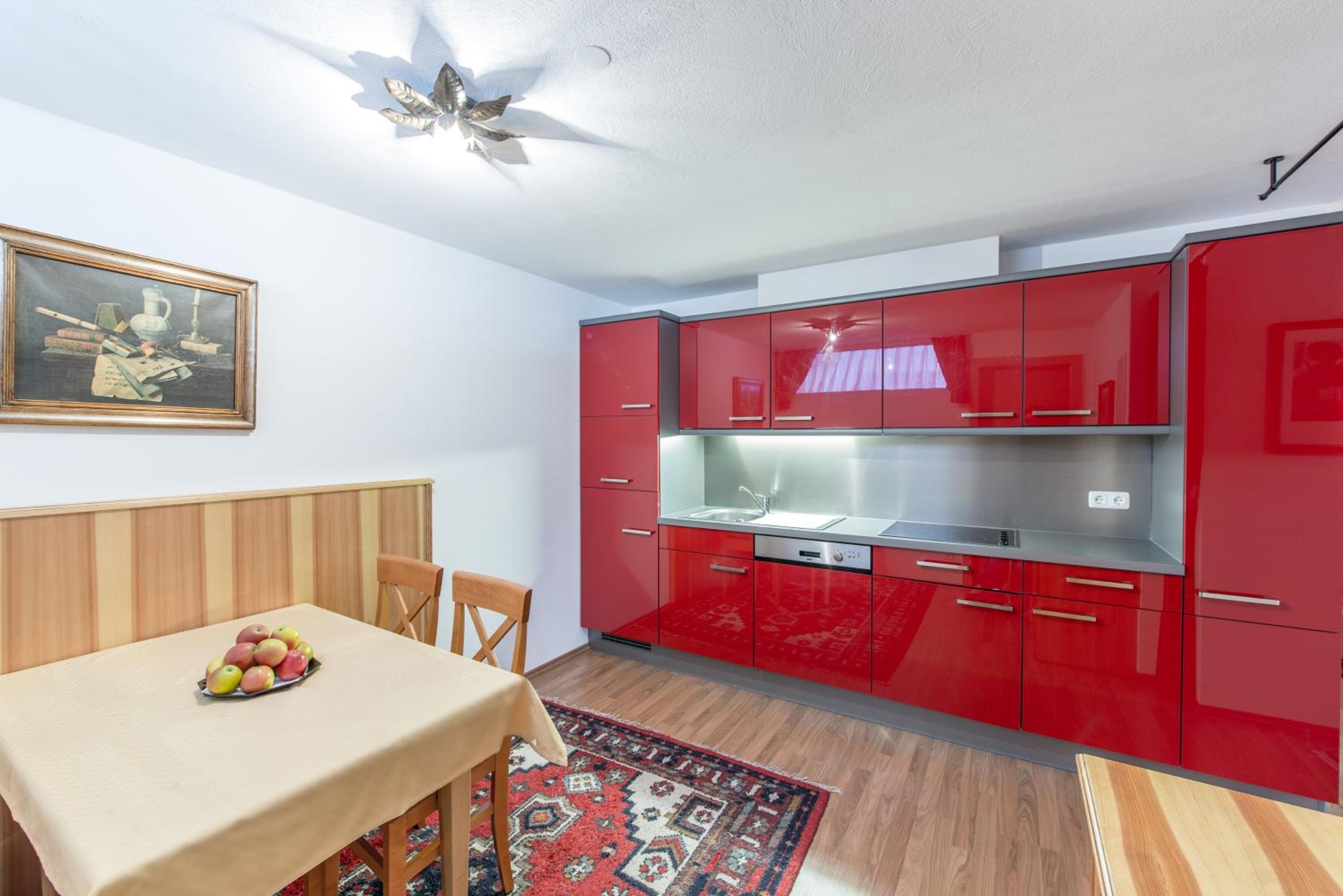 Two-Bedroom Apartment with Balcony photo 3