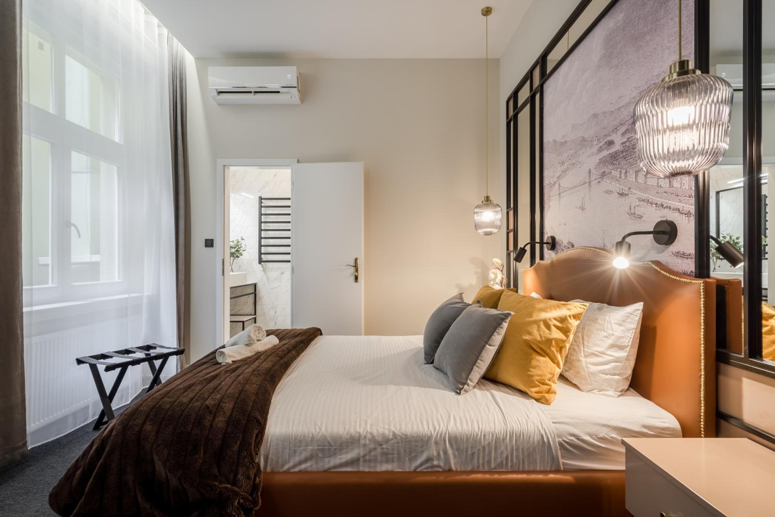 Standard Queen Room - Photo 8