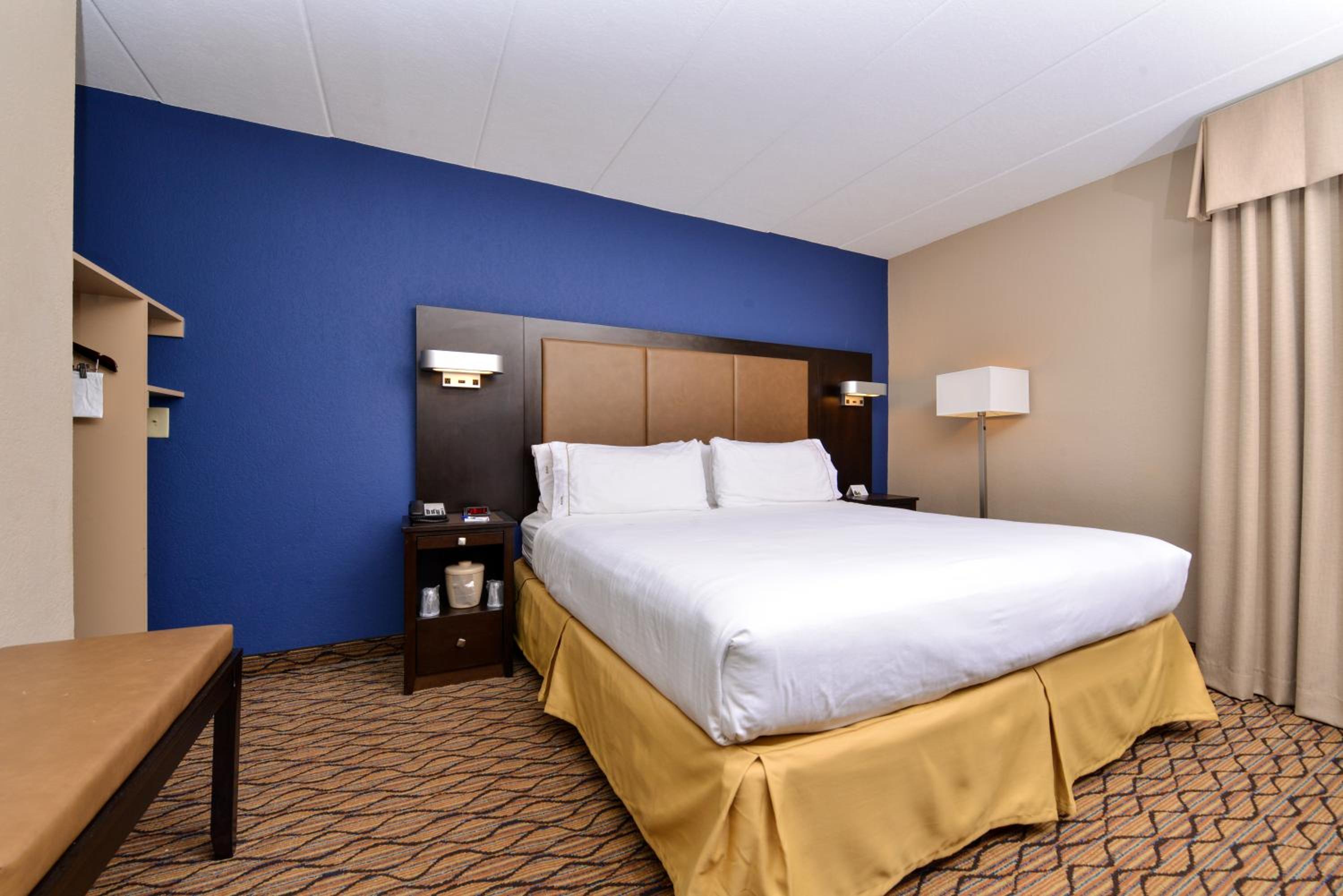 King Room - Hearing Accessible - Non-Smoking photo 1
