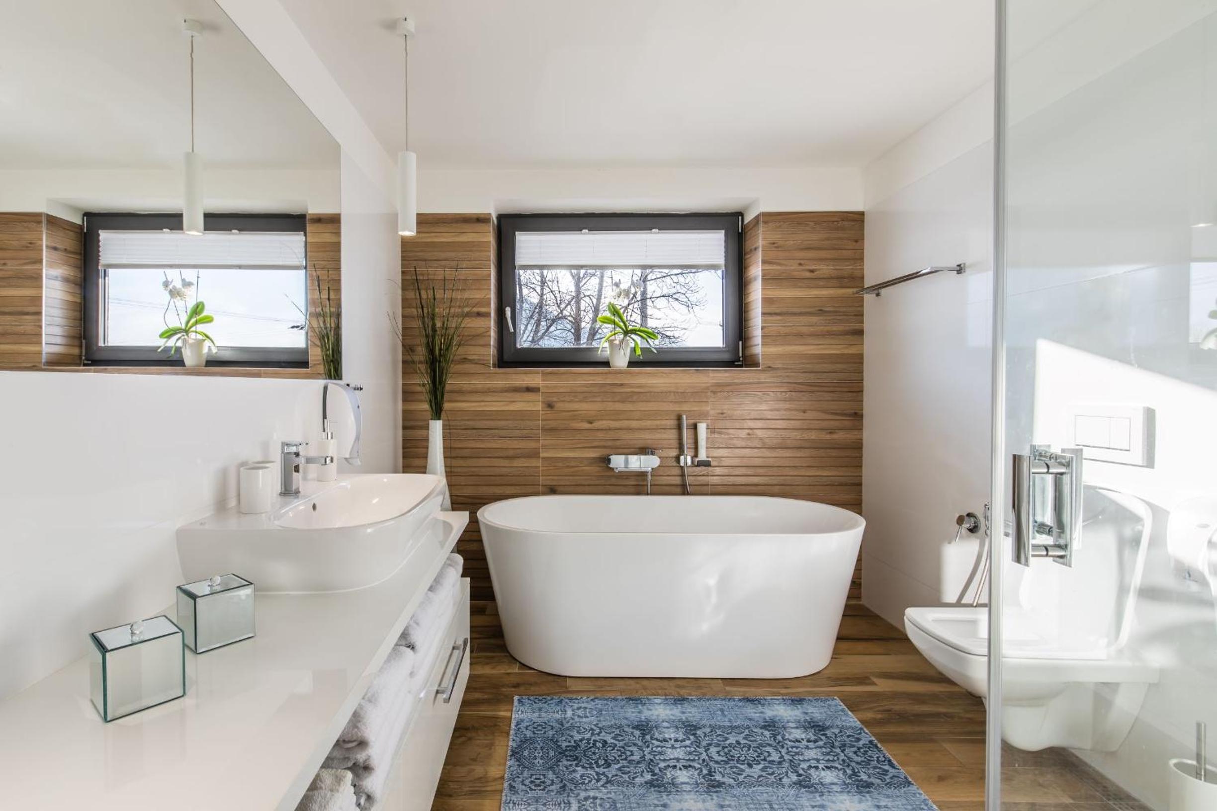King Suite with Spa Bath - Photo 5
