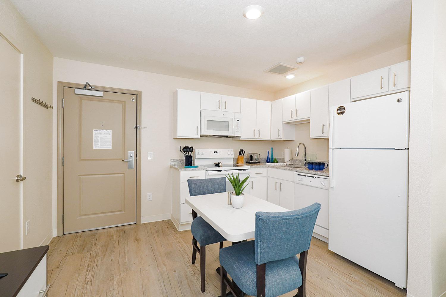 One Bedroom Suite with Full Kitchen Accessible Tub photo 3