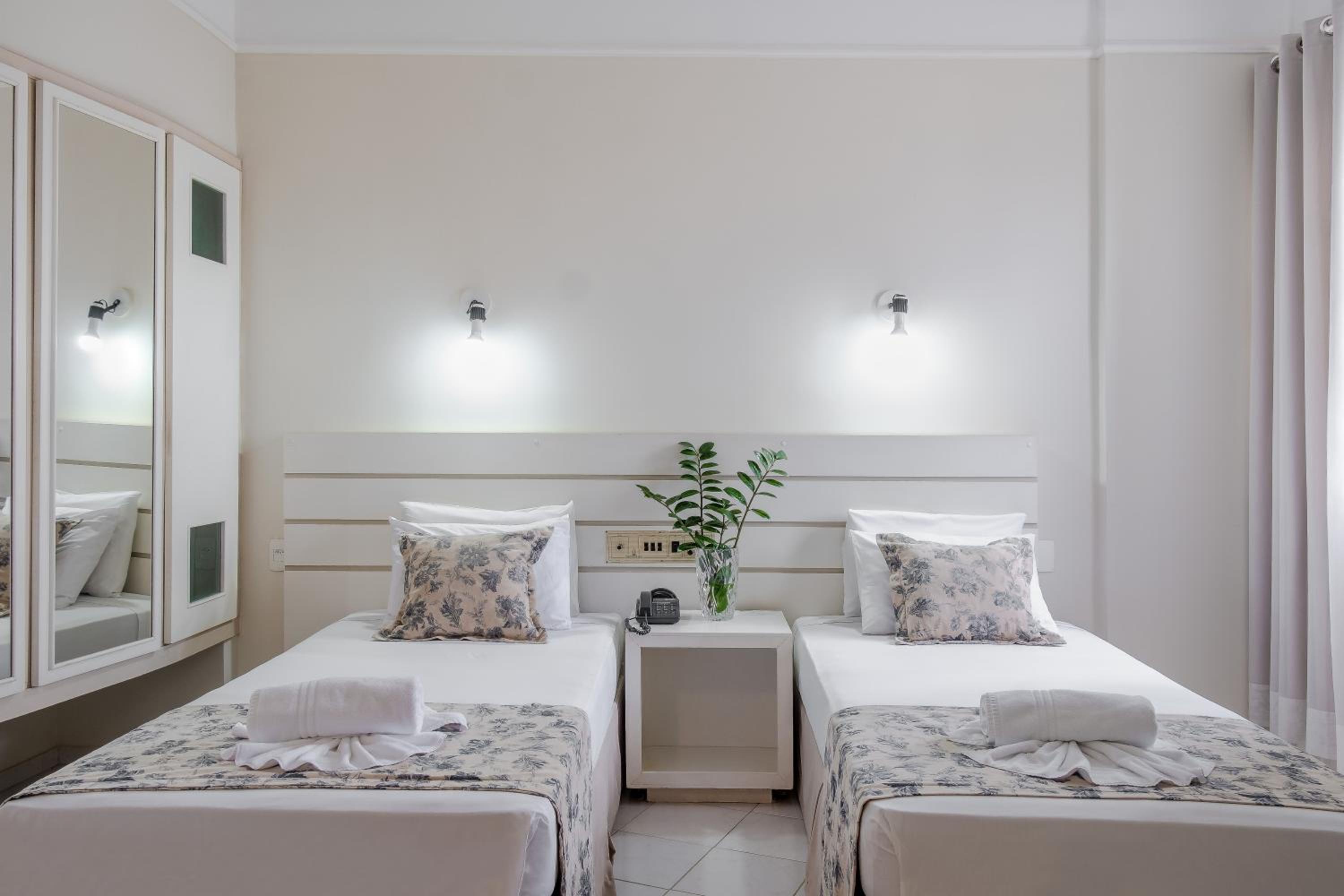 Standard Twin Room photo 2
