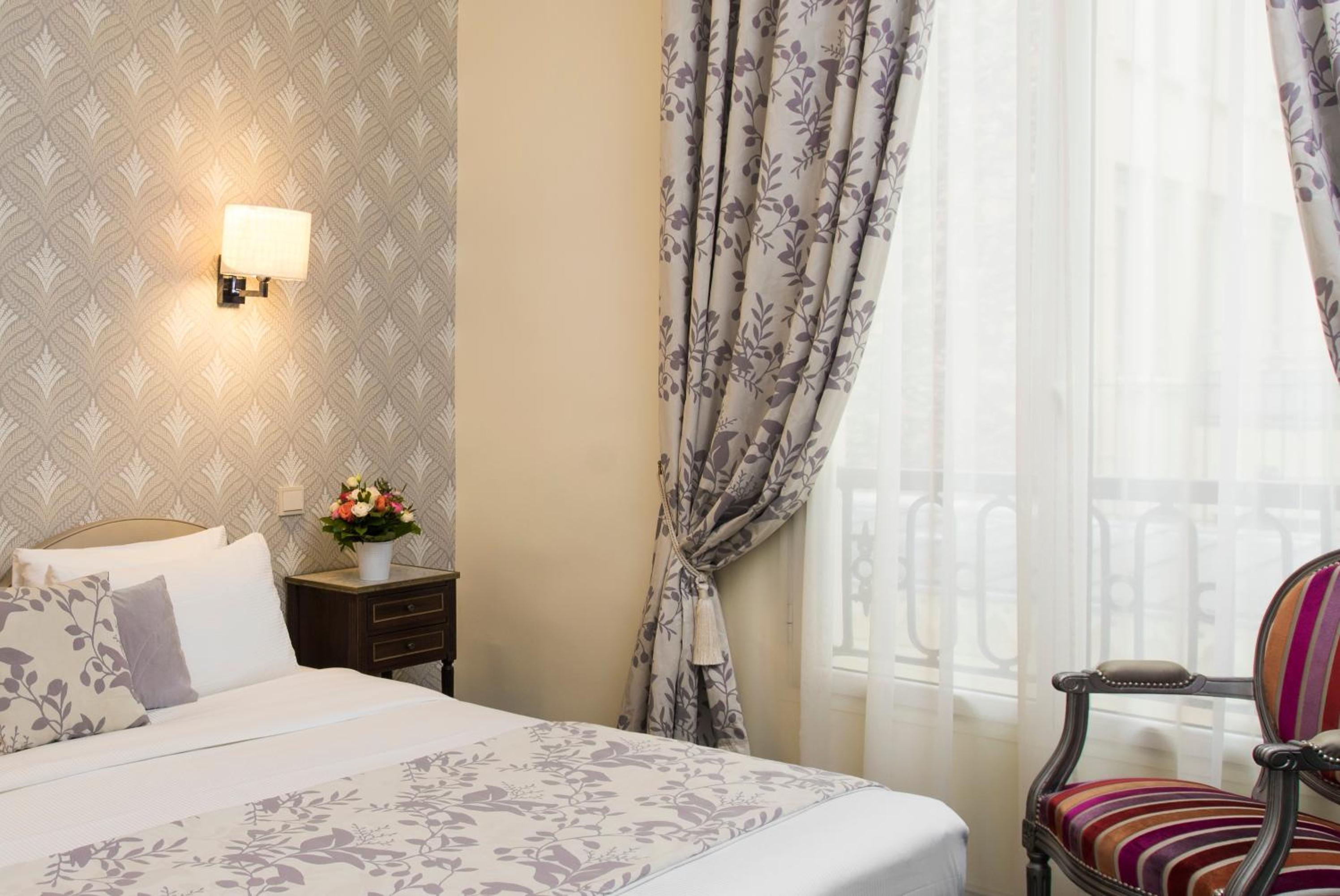 Superior Double or Twin Room photo 3