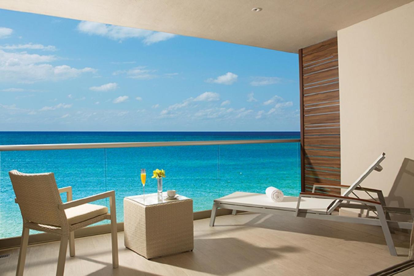 Preferred Club Junior Suite Ocean Front King - Photo 5