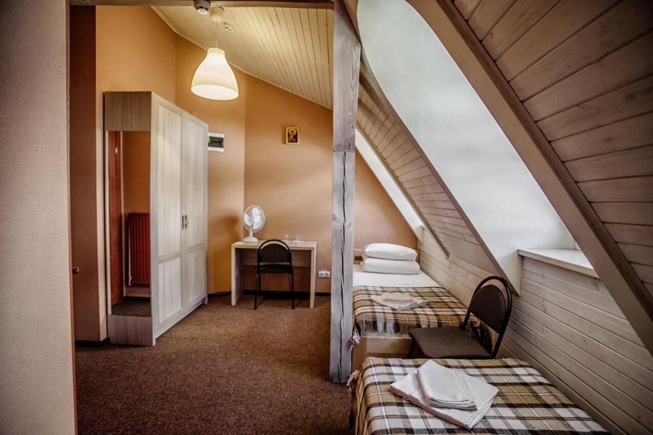 Economy Double or Twin Room photo 3