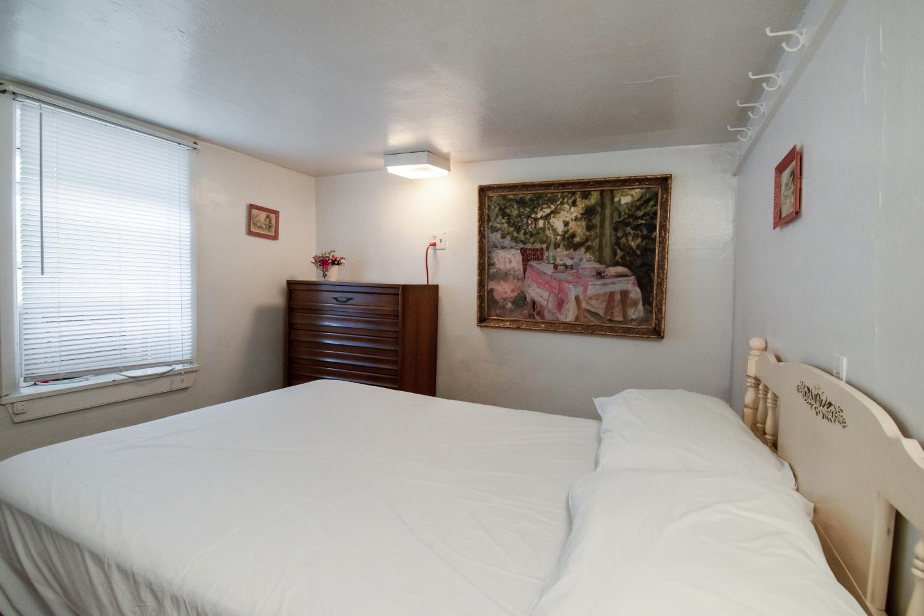 Four-Bedroom Cabin photo 1