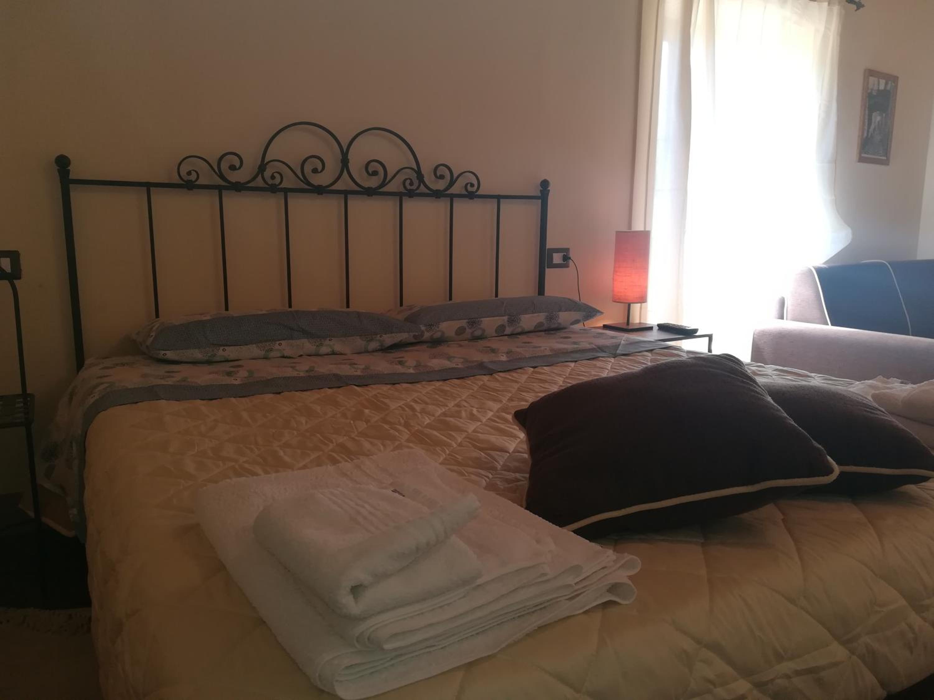 Deluxe King Room - Photo 4