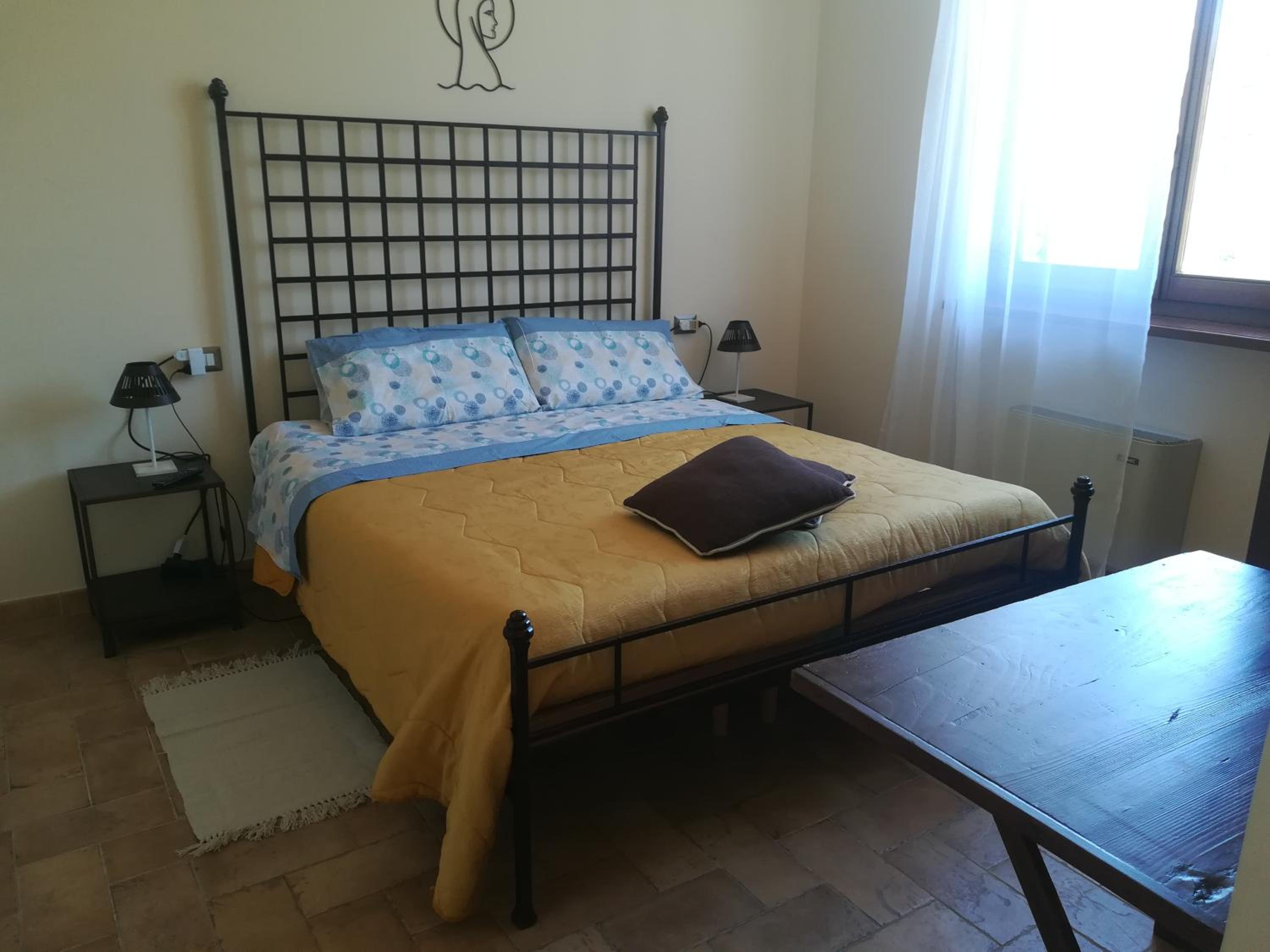 Large Double Room - Photo 1