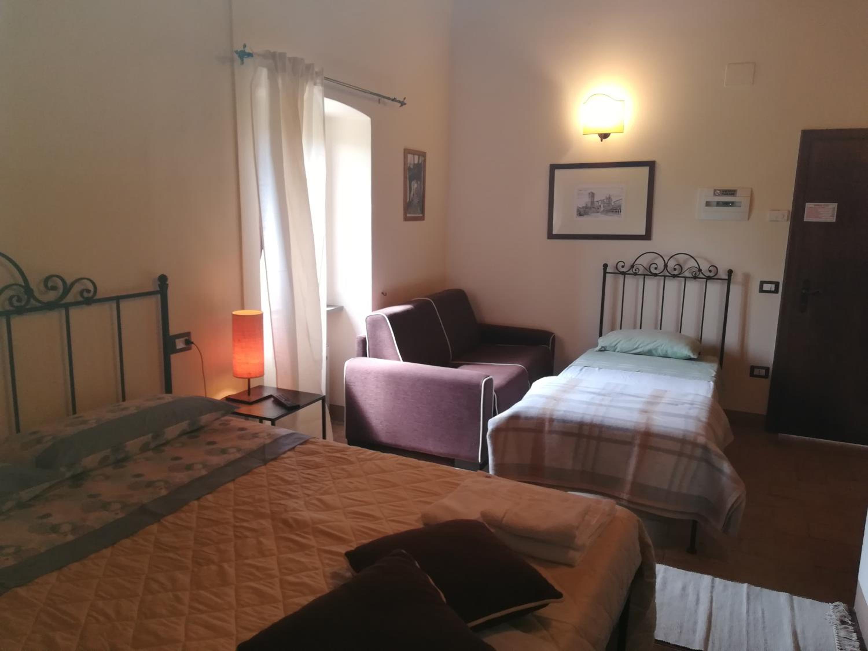 Deluxe King Room - Photo 1