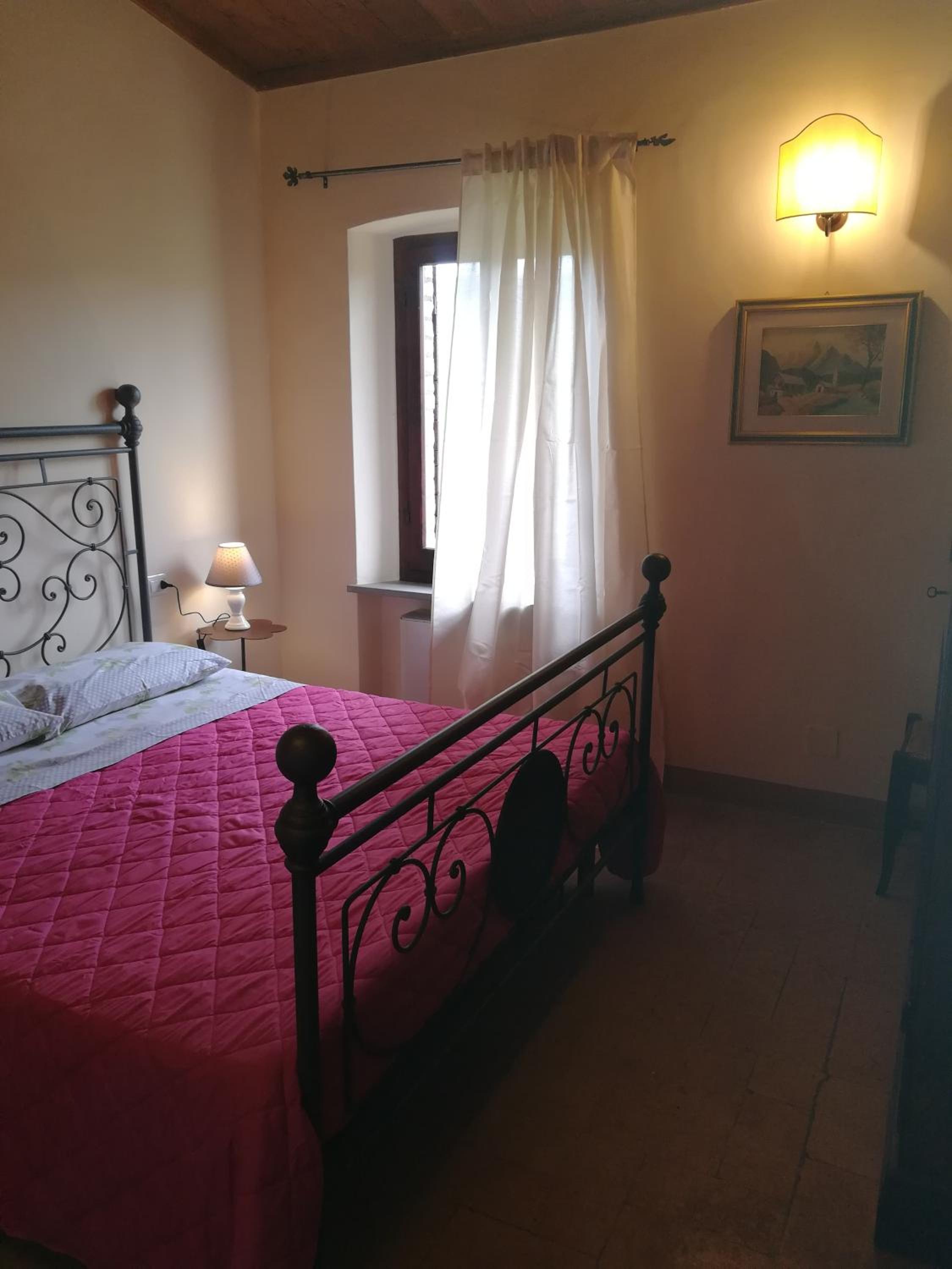 Double Room with Private Bathroom - Photo 7