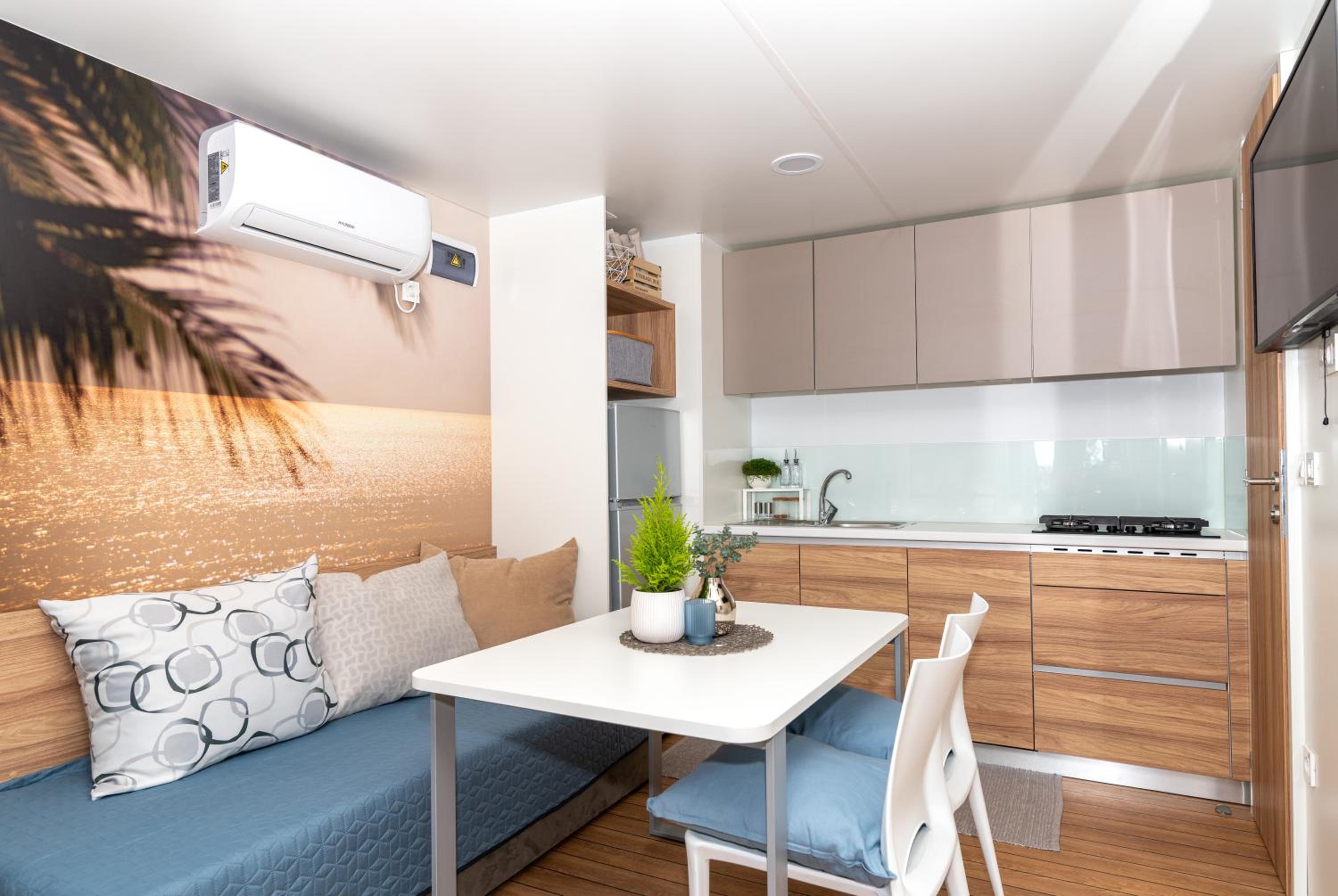 Mobile Home - Photo 33