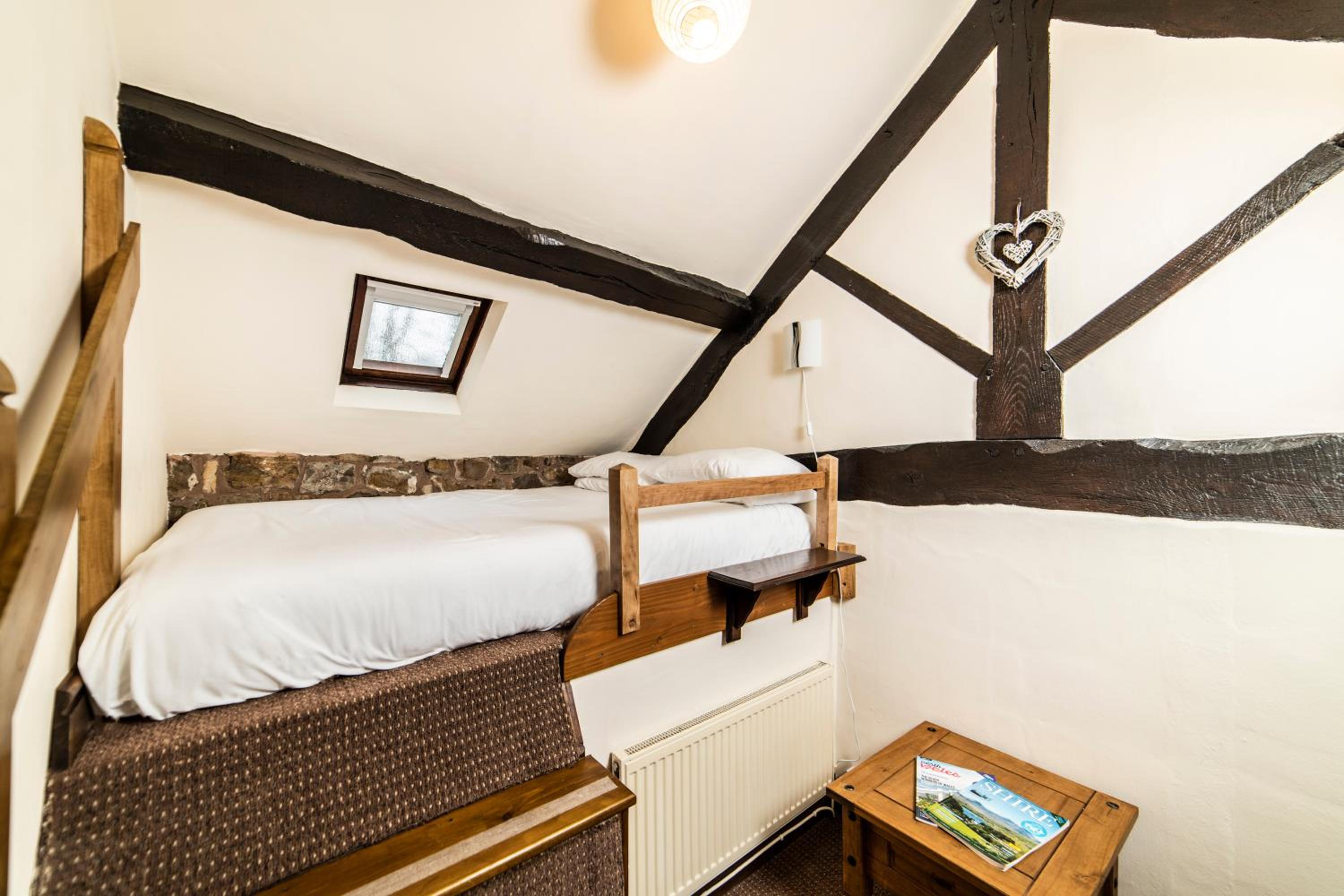 One-Bedroom House - Photo 10