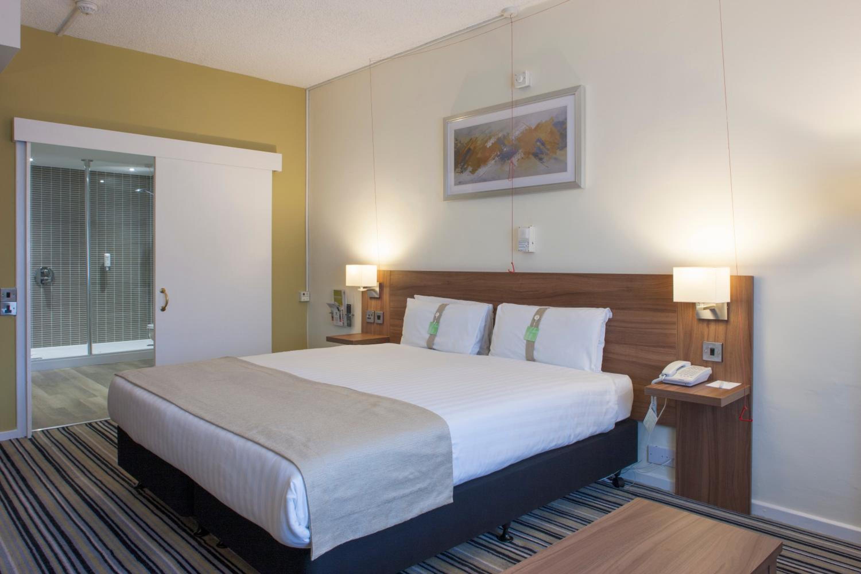 Standard King Room - Photo 3