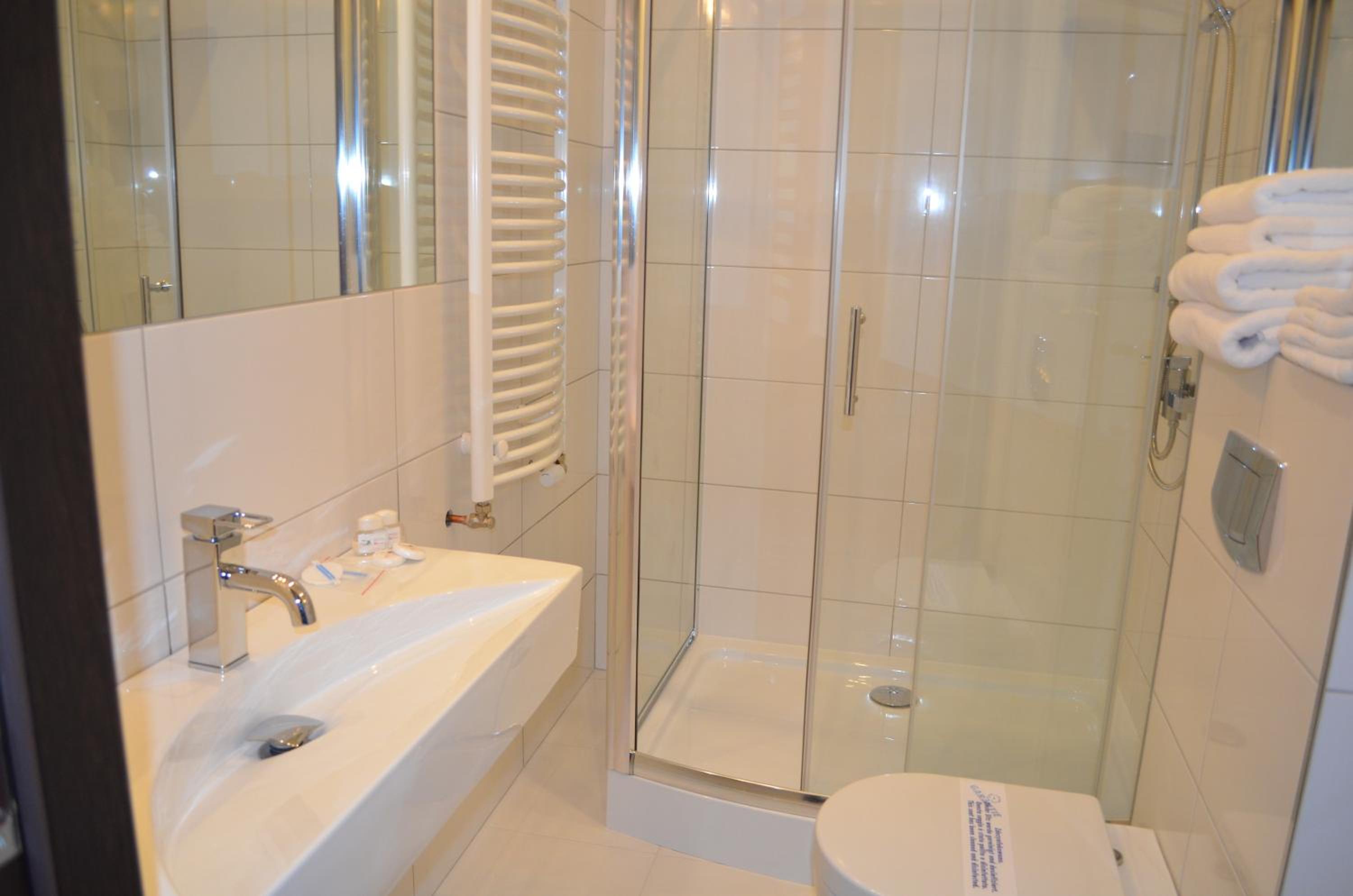 Deluxe Twin Room - Photo 7