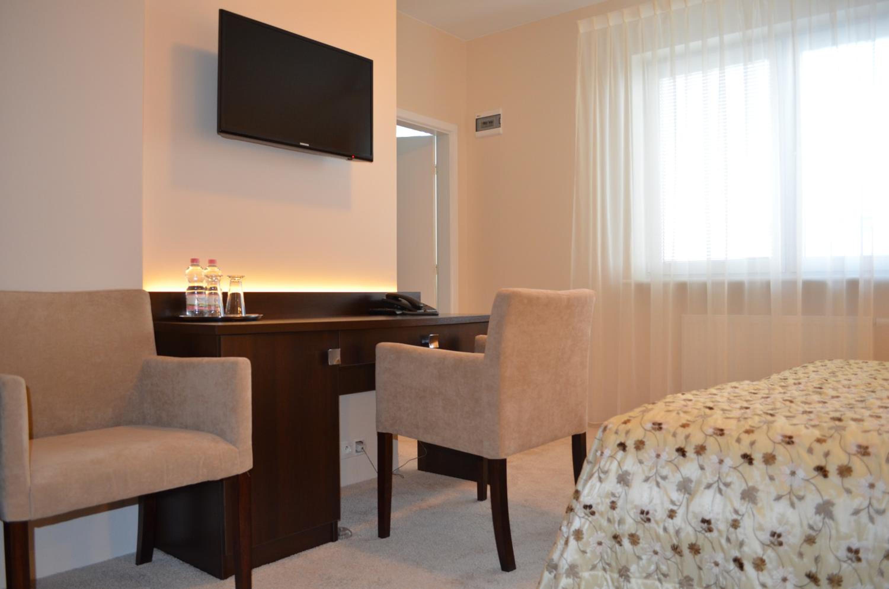 Deluxe Twin Room - Photo 2