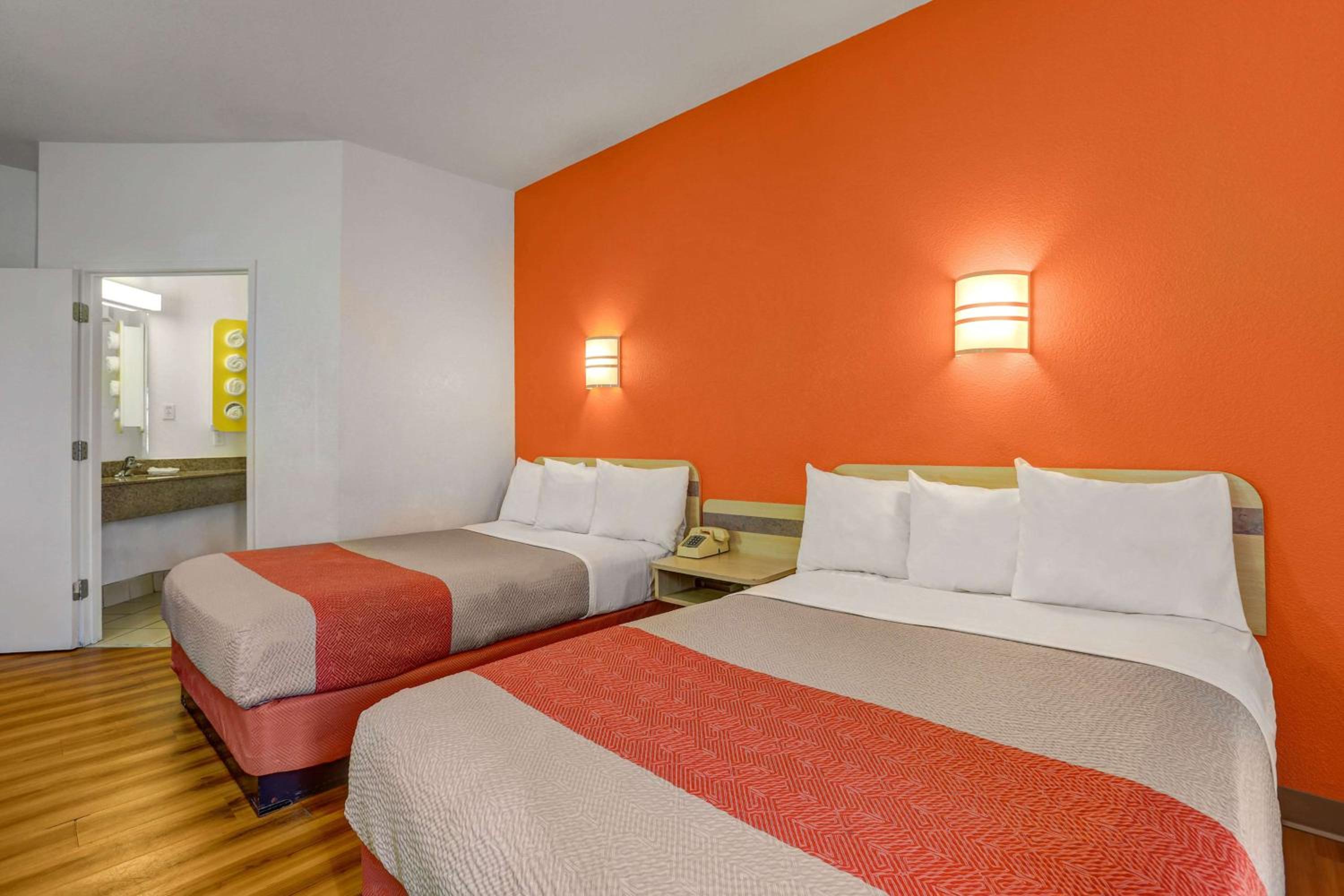 Quadruple Room - Non-Smoking photo 1