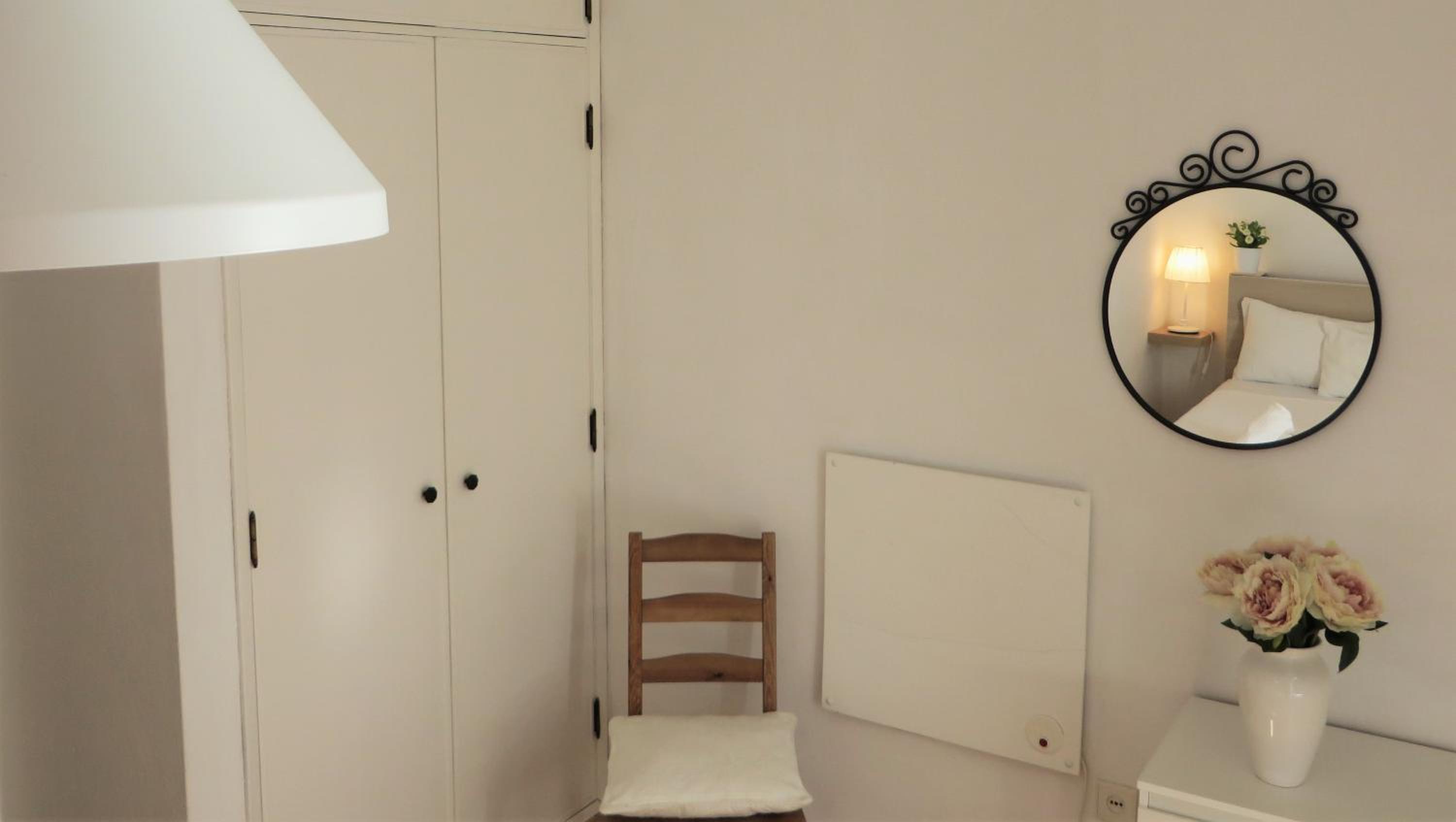 Two-Bedroom House - Photo 33