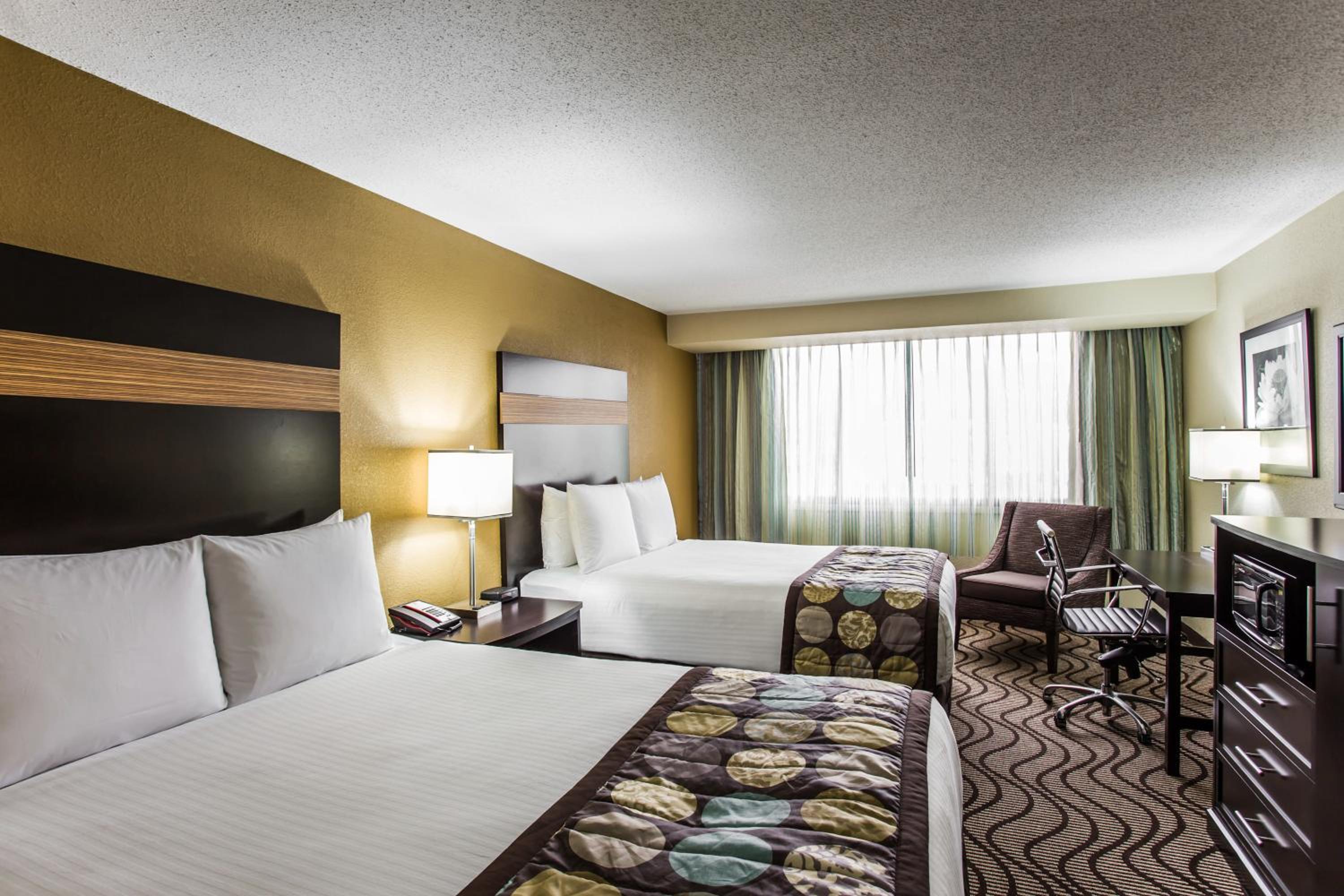 Queen Room With Two Queen Beds - Accessible/Non-Smoking , photo 6