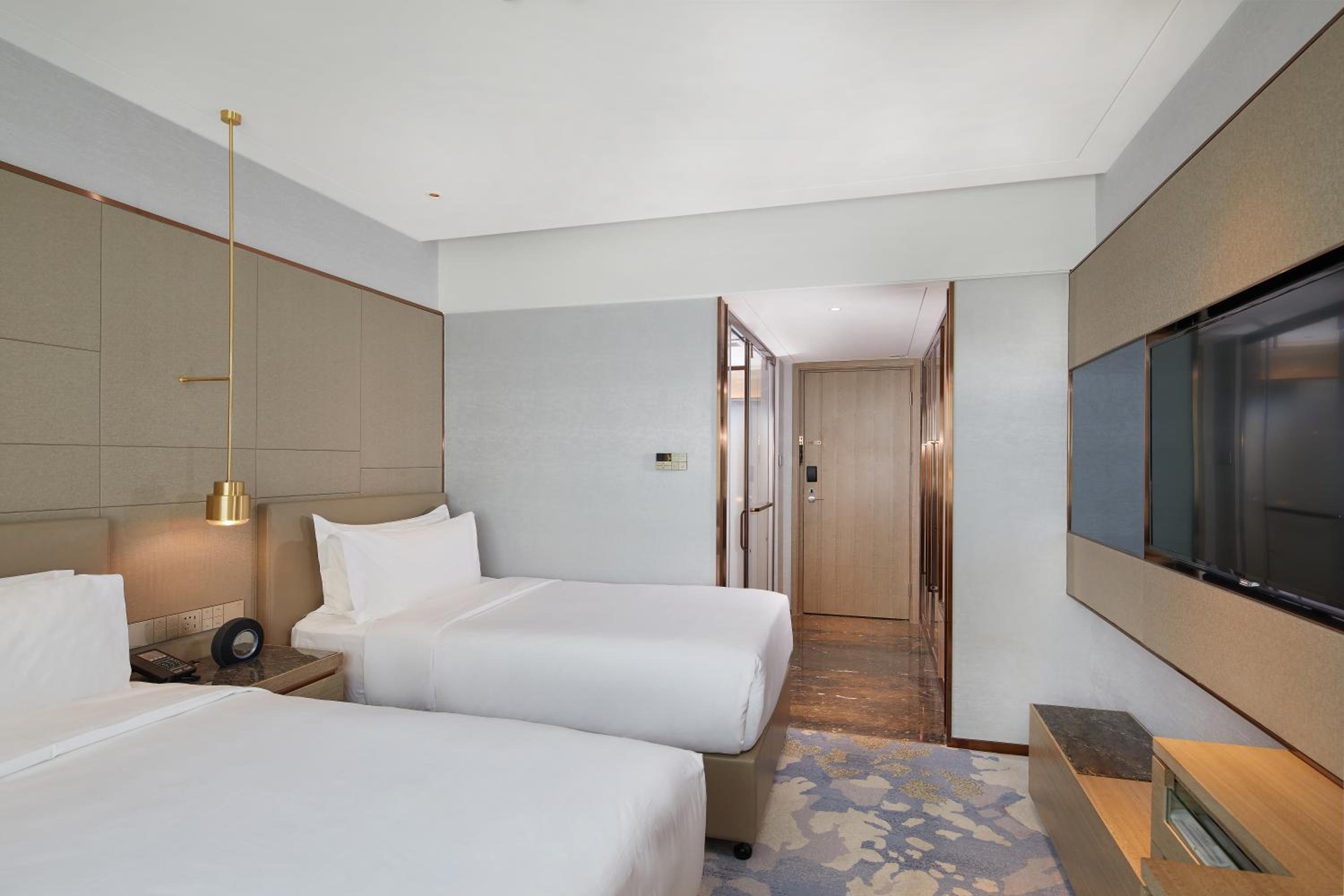 Business Room(Only 'Four Seasons' and 'Cafe 25' offer 30% discount)  photo 3