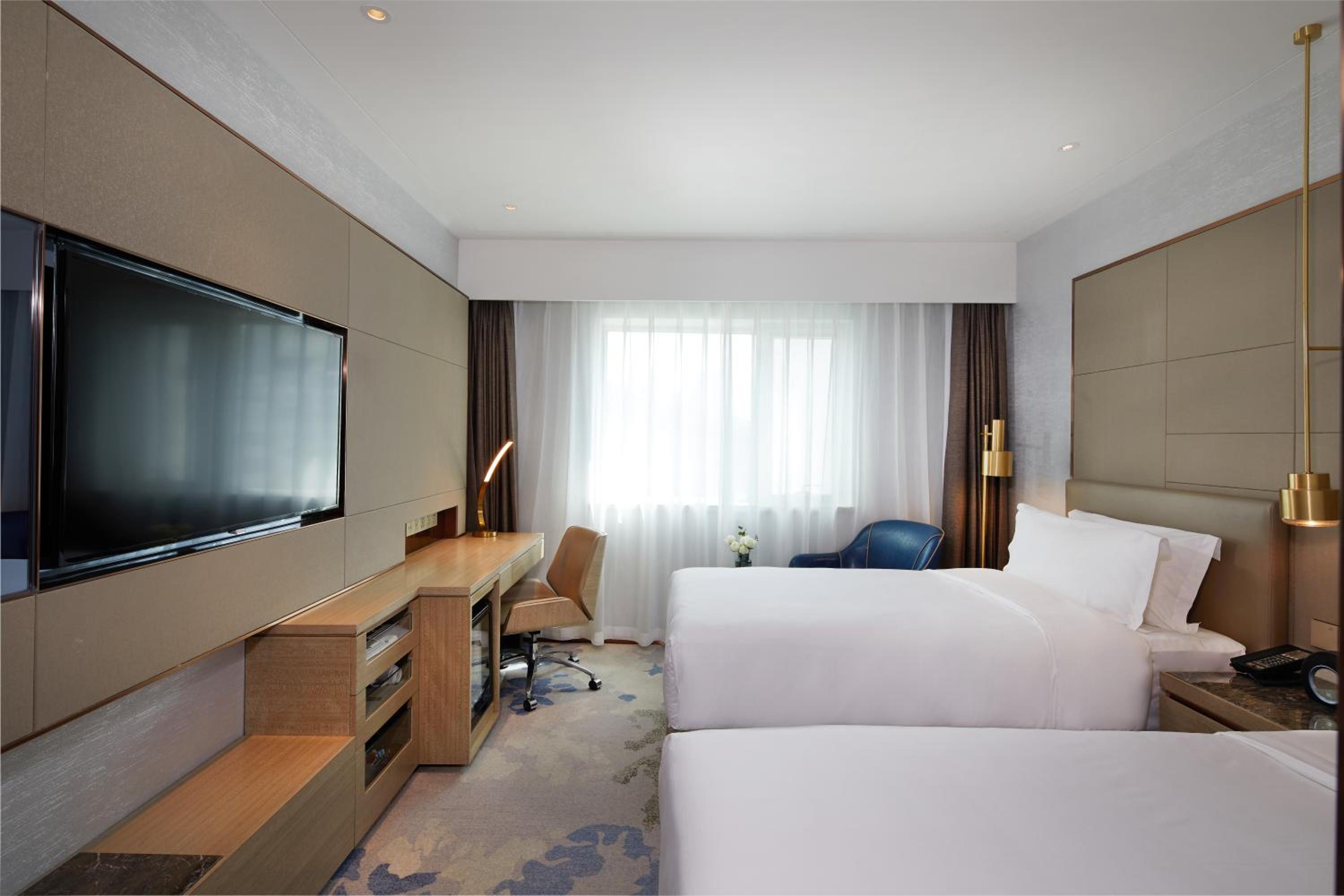 Business Room(Only 'Four Seasons' and 'Cafe 25' offer 30% discount)  photo 2
