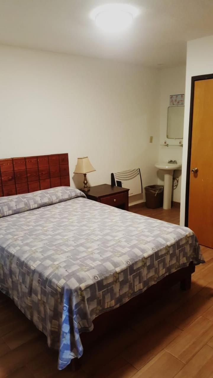 Standard Double Room - Photo 4
