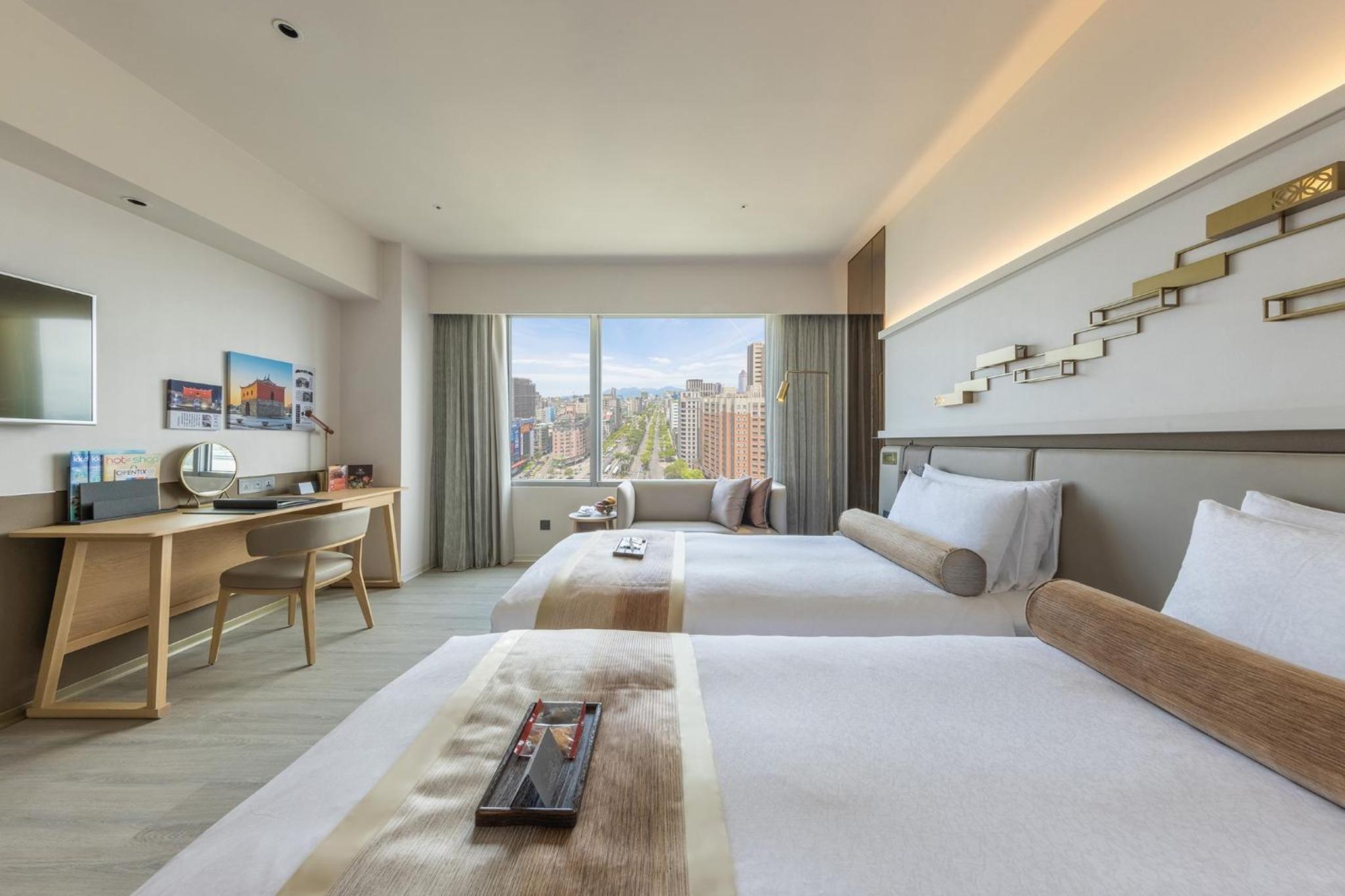 Premier Twin Room photo 2