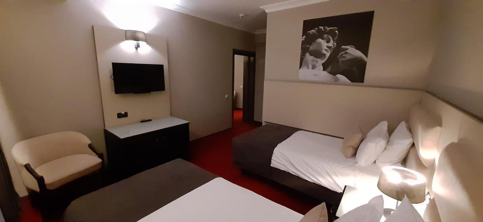 Two-Bedroom Apartment - Photo 2
