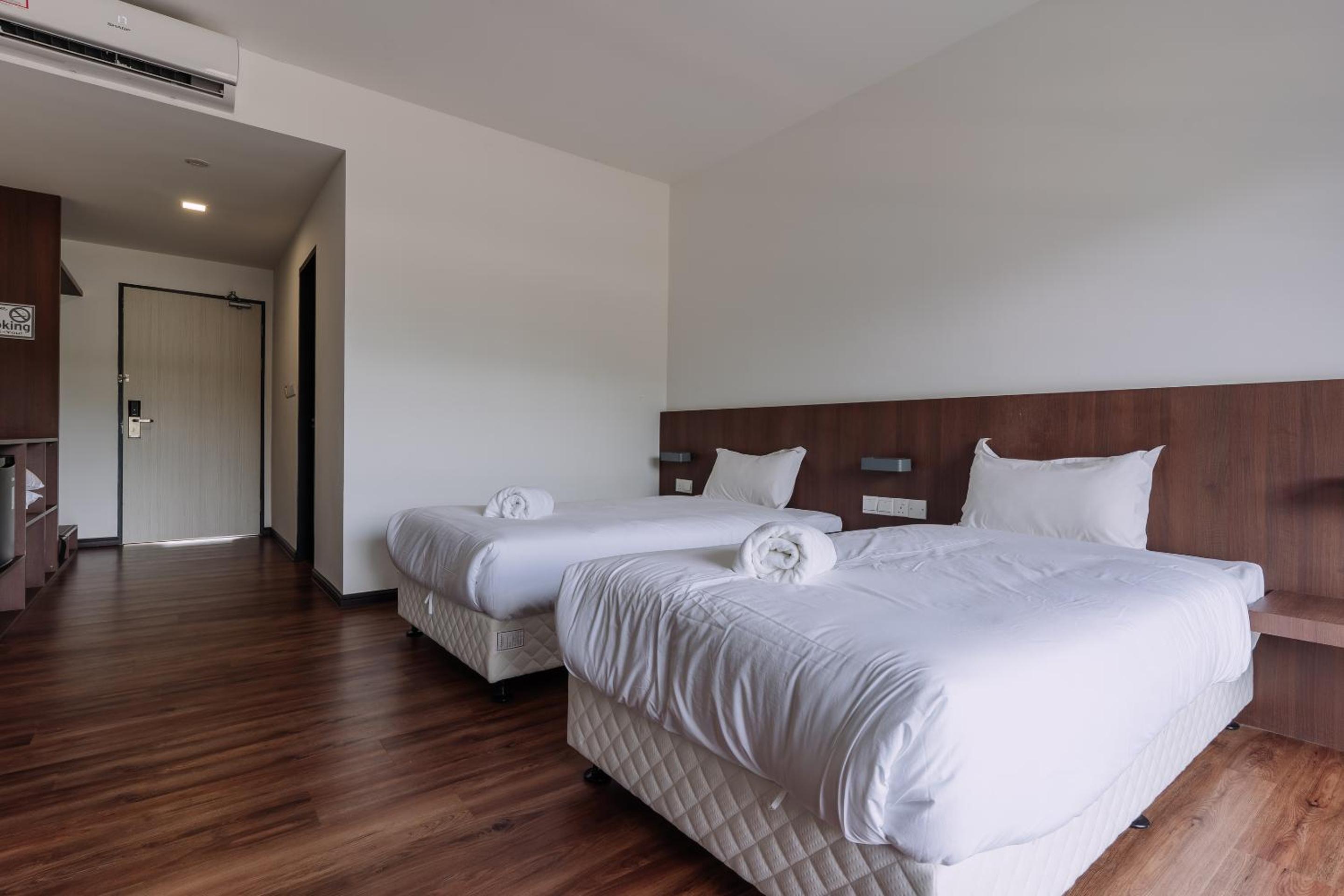 Deluxe Twin Room - Photo 2