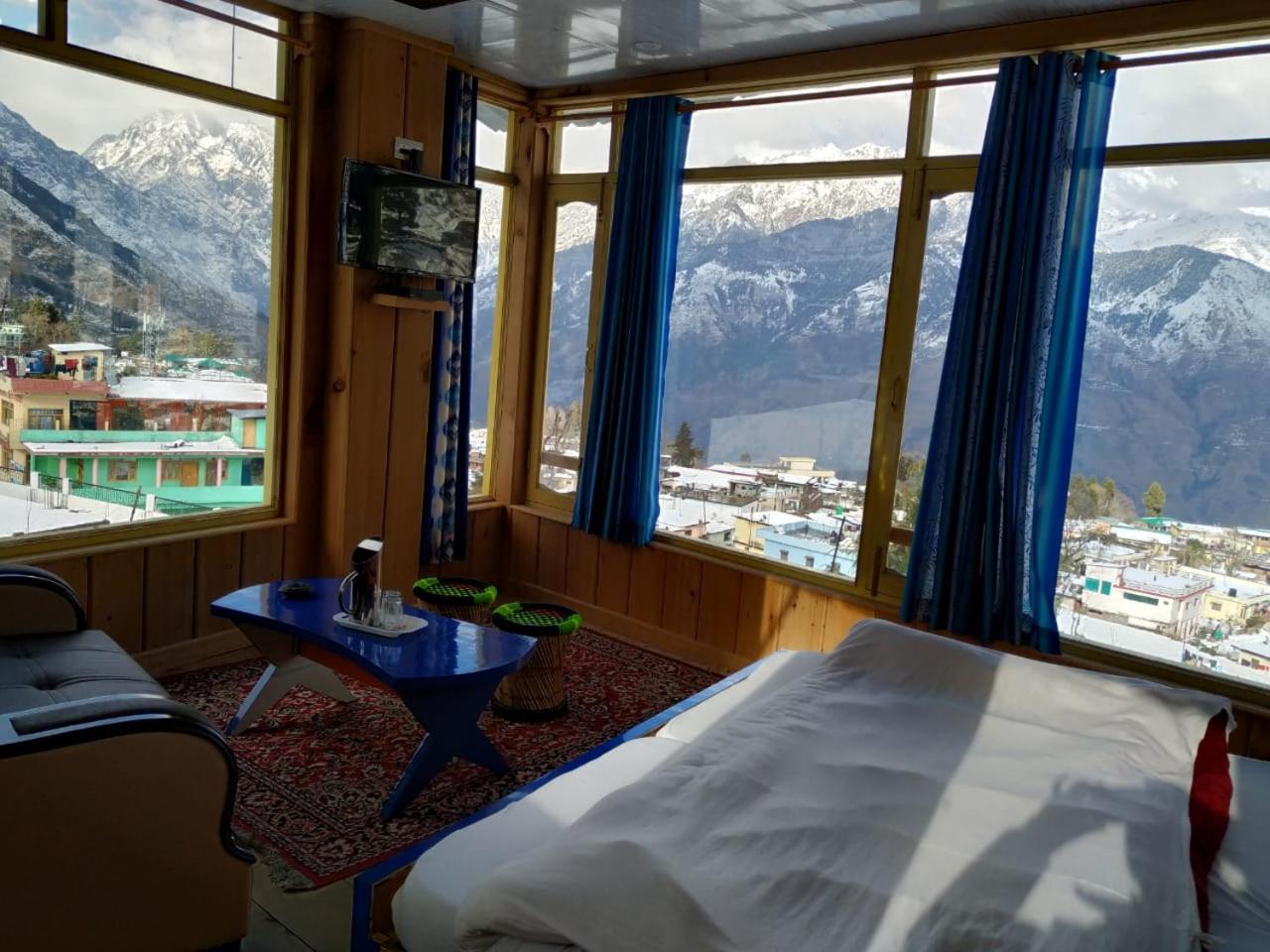 Double Room with Balcony photo 3
